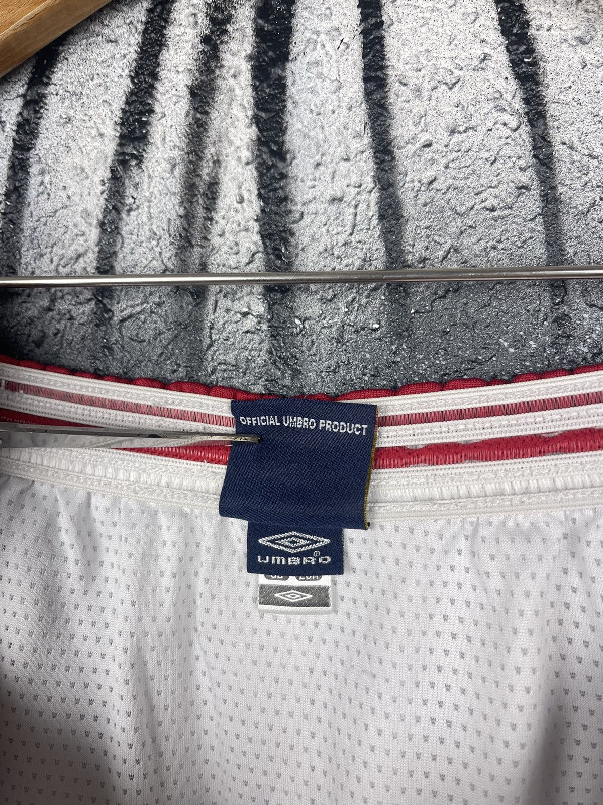 Umbro Umbro England National Football Team Vintage White Soccer Shorts Men’s Size XL Size US 36 / EU 52 - 6 Thumbnail