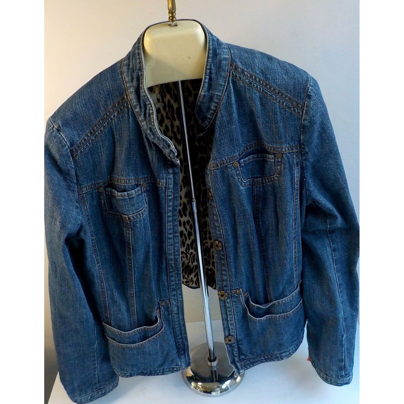 Vintage TAHARI Snap Front Denim Jacket w/Leopard Lining - Blue Denim Cotton, Polyester/Elastane Lining, M/L, Short Length, Chest Pockets, Women, Casual, 90s? Size M / US 6-8 / IT 42-44 - 2 Thumbnail