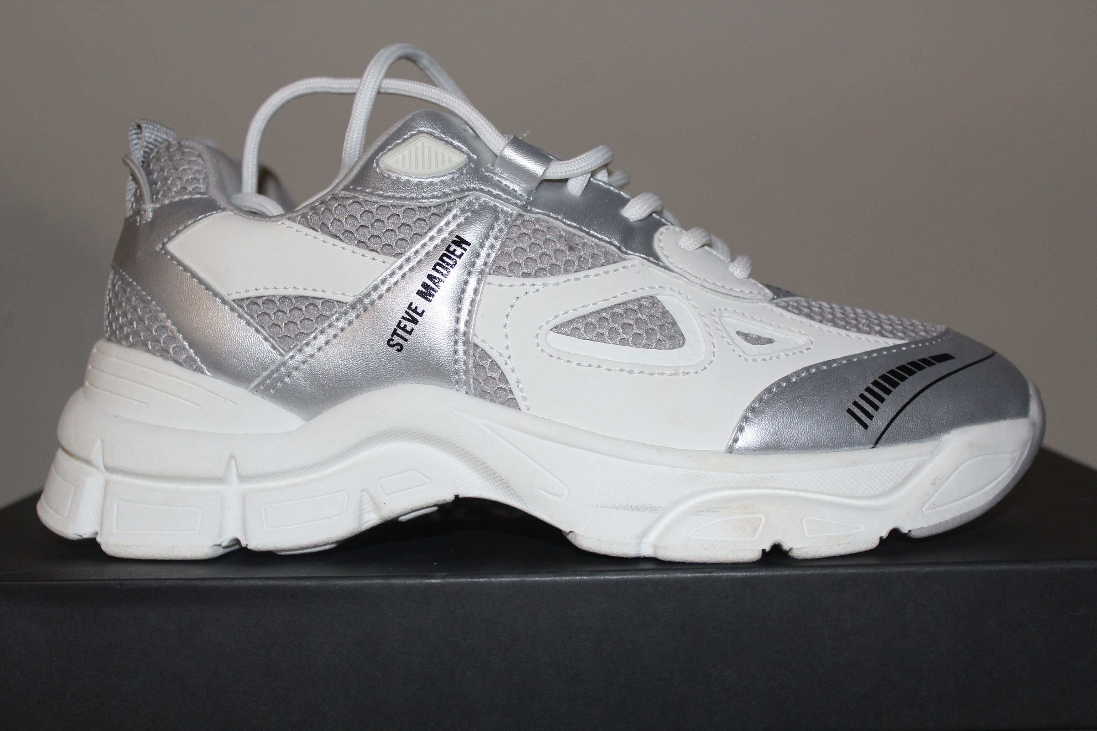 Steve Madden Steve Madden Clyde Size 7.5M 9W White/Silver Sneakers Size US 9 / IT 39 - 4 Thumbnail