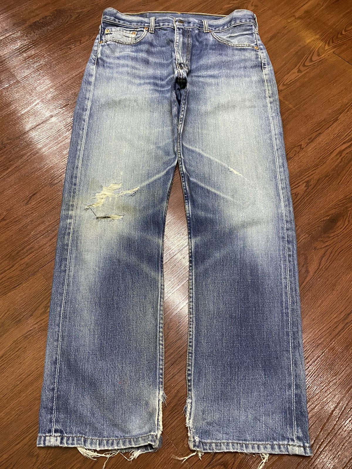 Levi's Vintage Clothing Vintage Levis505 90s Blue Wash Distressed Jeans Size US 34 / EU 50 - 1 Thumbnail
