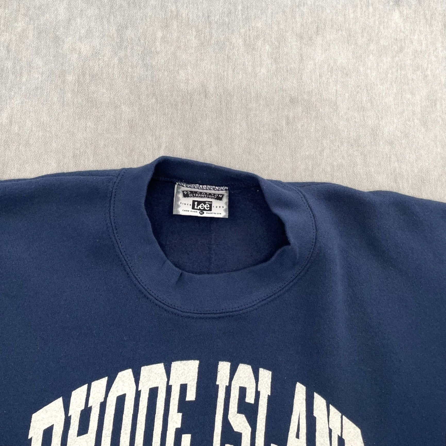 Lee VINTAGE University of Rhode Island Sweater Adult XL Blue Pullover Fleece Men 90s Size US XL / EU 56 / 4 - 3 Thumbnail