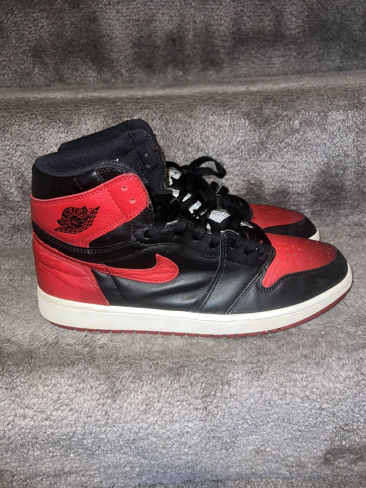 Jordan Brand Jordan 1 Retro Bred/Banned (2016) Size US 12.5 / EU 45-46 - 2 Thumbnail