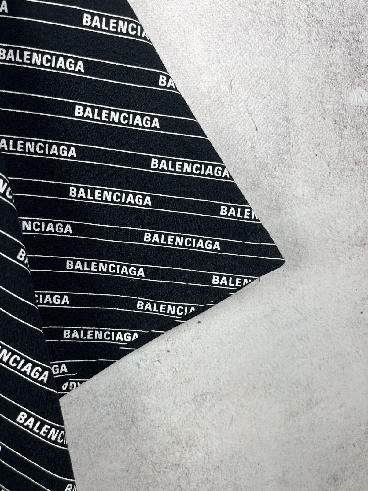 Balenciaga Balenciaga All Over Print Oversized T-shirt Rare Hype Y2K Size US M / EU 48-50 / 2 - 5 Thumbnail