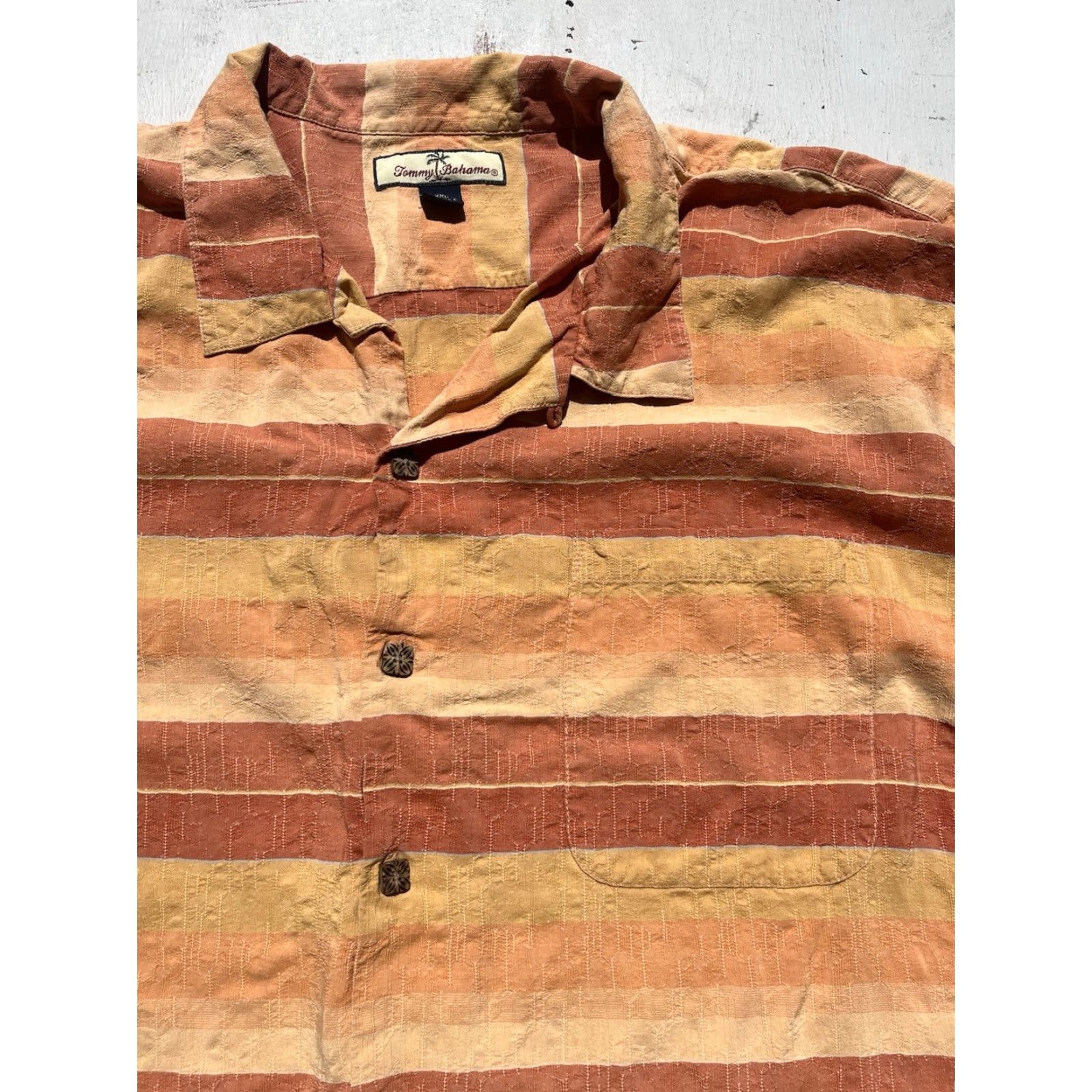 Tommy Bahama Tommy Bahama Shirt Multicolor Floral Silk 2XL Button-Up Shirt Men’s Casual Hawaii TIKI Classic Beach Hawaiian Logo Button-Down Silk Size US XXL / EU 58 / 5 - 2 Thumbnail