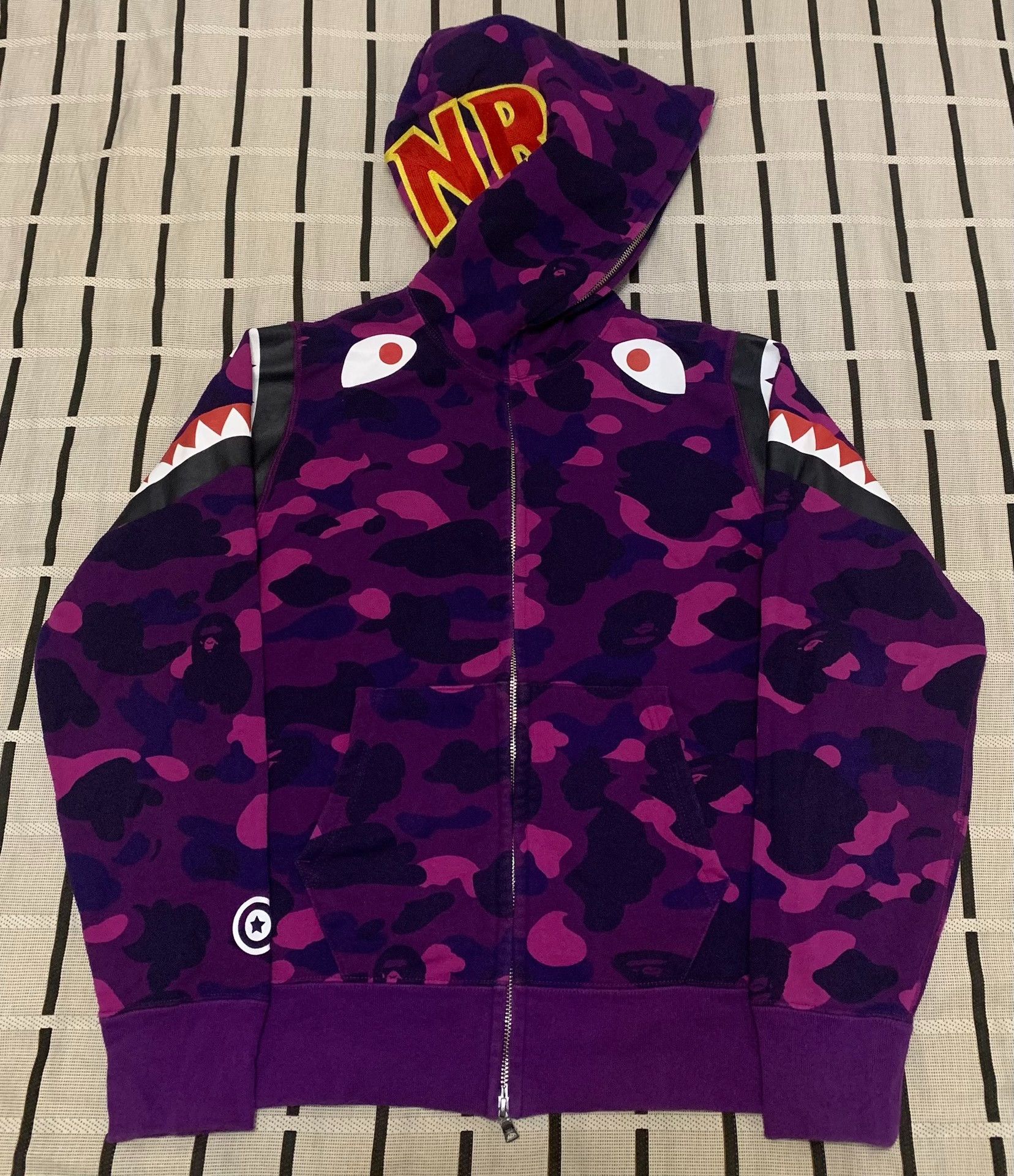 Bape Bape Shark Camo Purple Light Jacket S Men Size US S / EU 44-46 / 1 - 1 Thumbnail