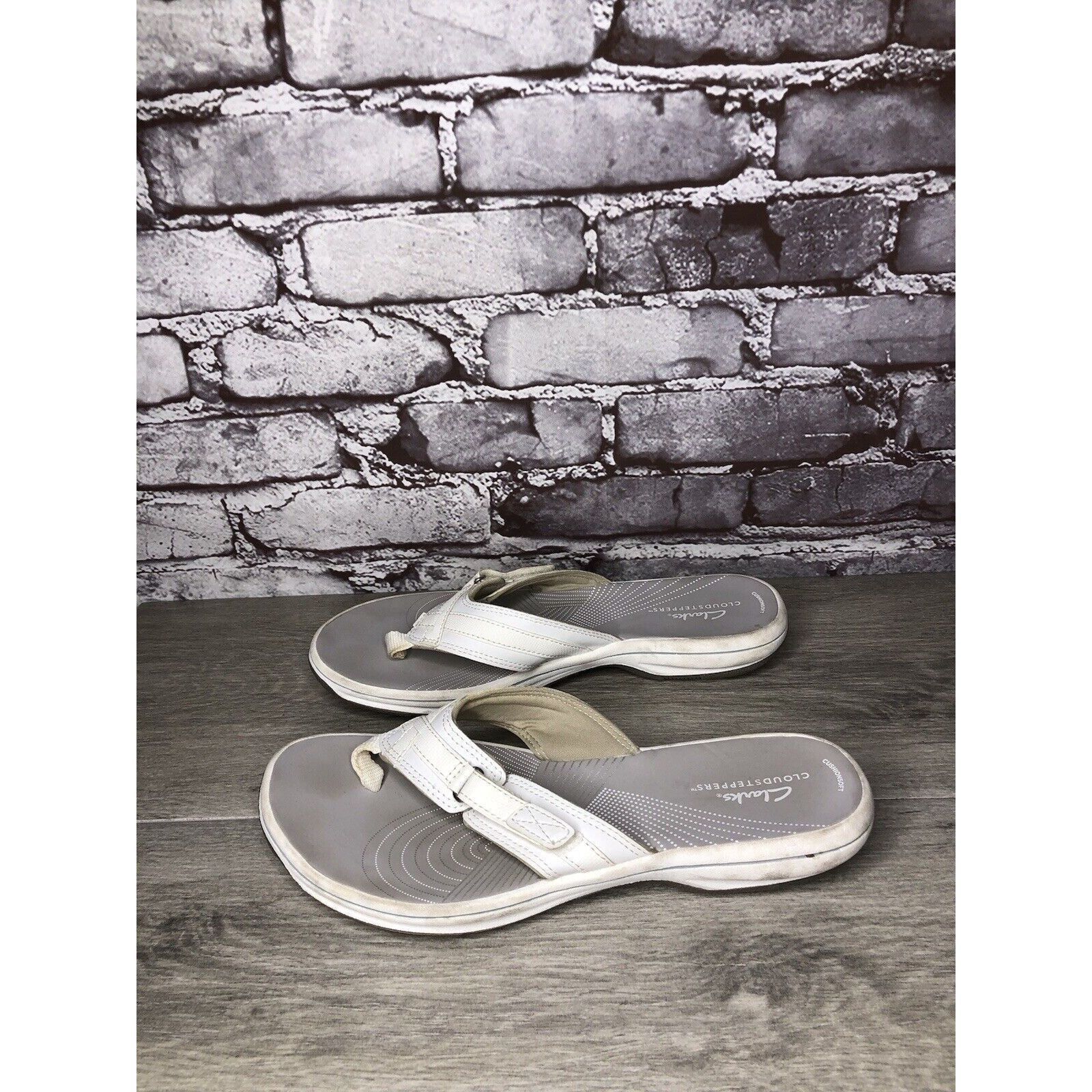 Clarks Clarks Cloudsteppers White Brinkley Flip Flops Foam Sandals Size US 9 / IT 39 - 15 Thumbnail