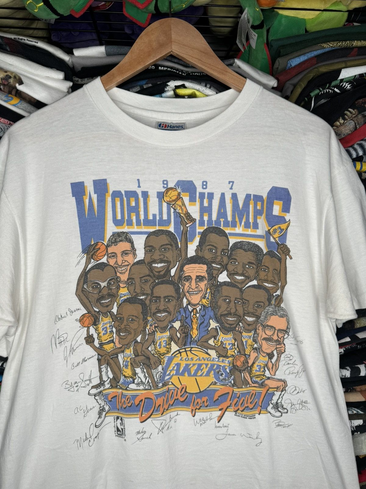 Hanes × NBA × Vintage Vintage 87 Los Angeles Lakers World Champions Caricature Tee Size US XL / EU 56 / 4 - 2 Thumbnail