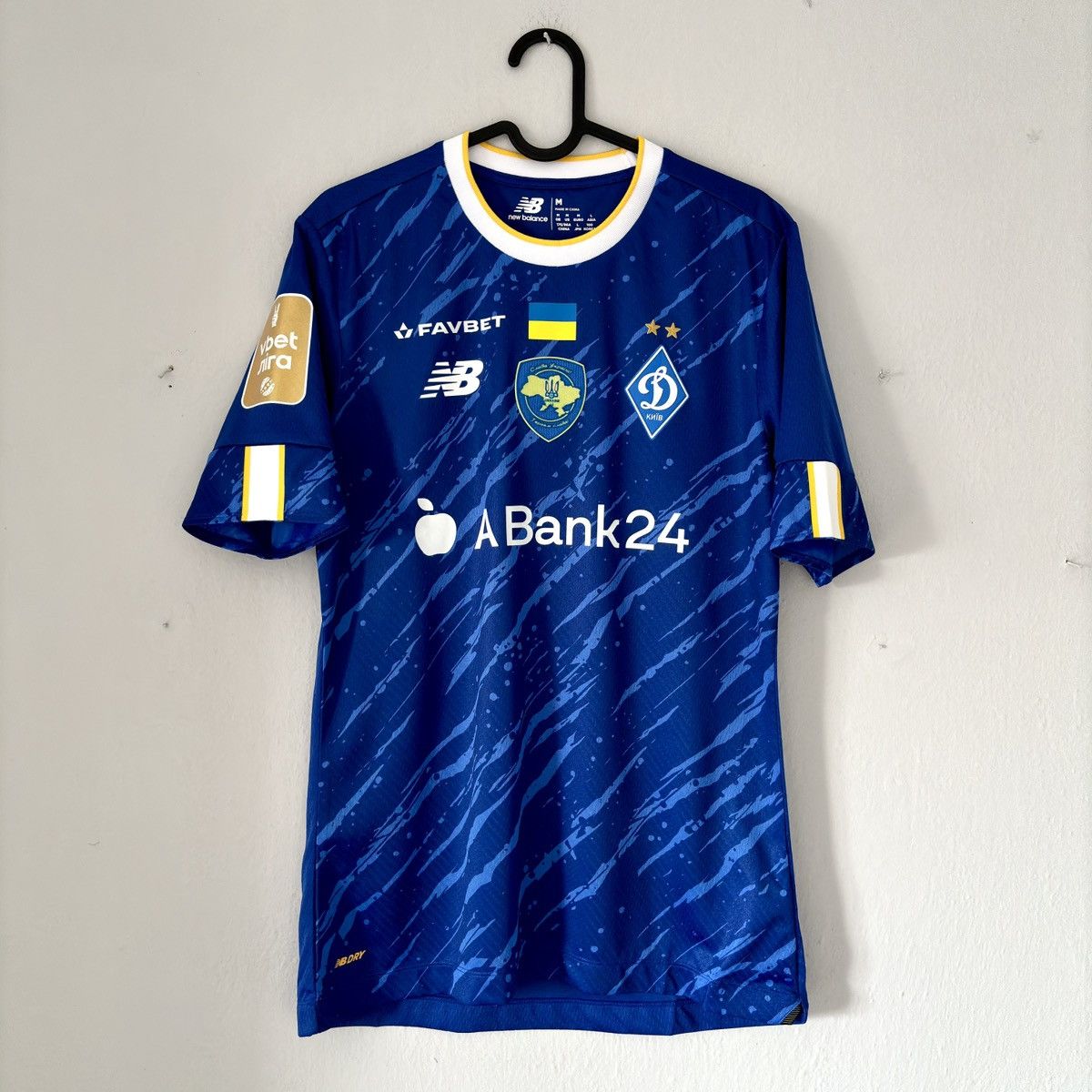 New Balance 2022 2023 Dynamo Kyiv Ukraine Poland Kedziora Soccer Jersey Size US M / EU 48-50 / 2 - 6 Thumbnail