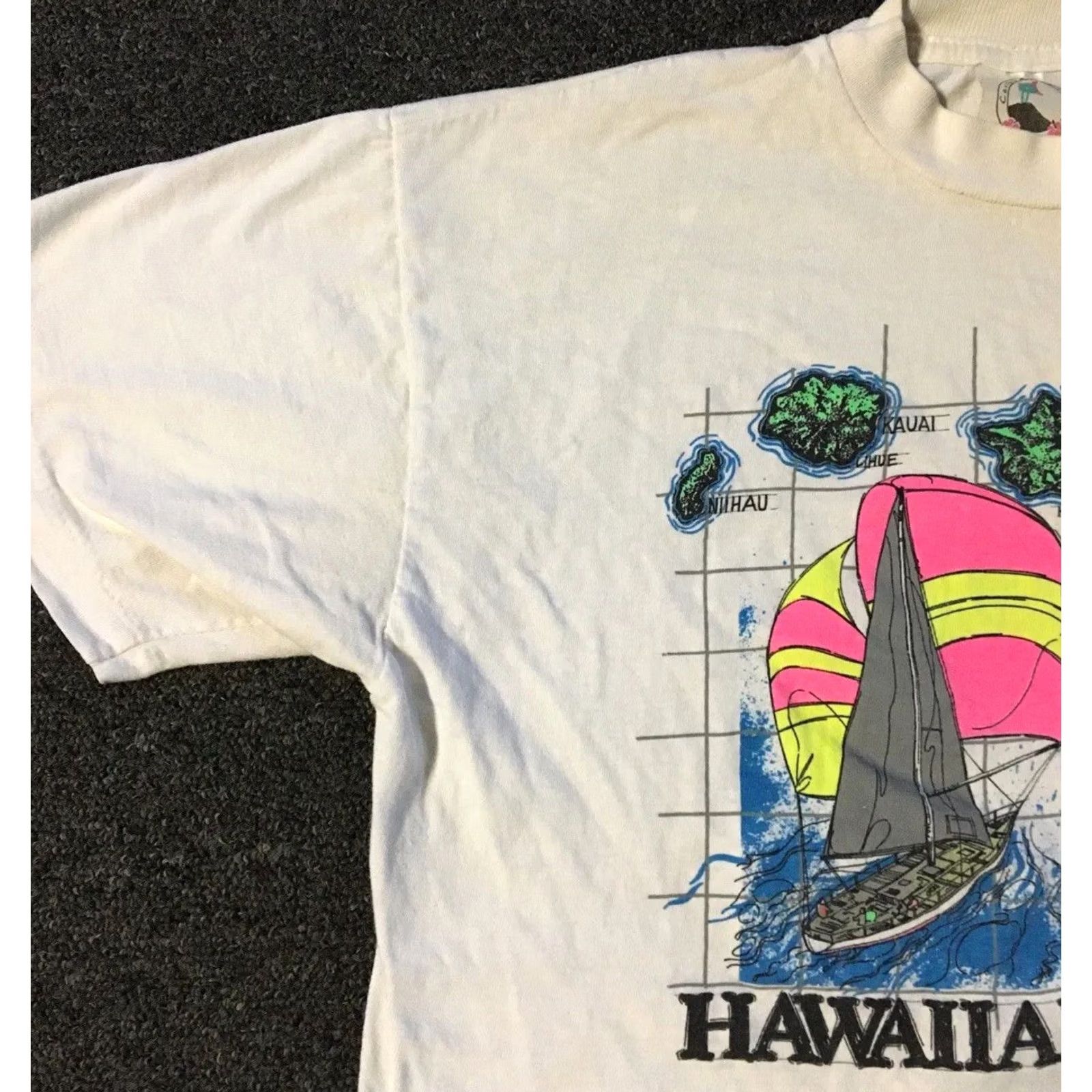 Vintage VINTAGE Hawaii Islands Faded Distress Shirt S White 80s 90s Surf Beach Grunge Art Ocean Ocean Pacific Band: Single Stitch Mens Tee Size US S / EU 44-46 / 1 - 7 Thumbnail