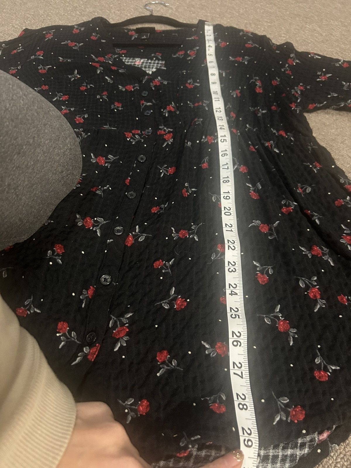 Torrid Torrid Tunic 1X Black Red Floral Crinkle Knit HiLo Button Up Size XXL / US 16-18 / IT 52-54 - 11 Thumbnail
