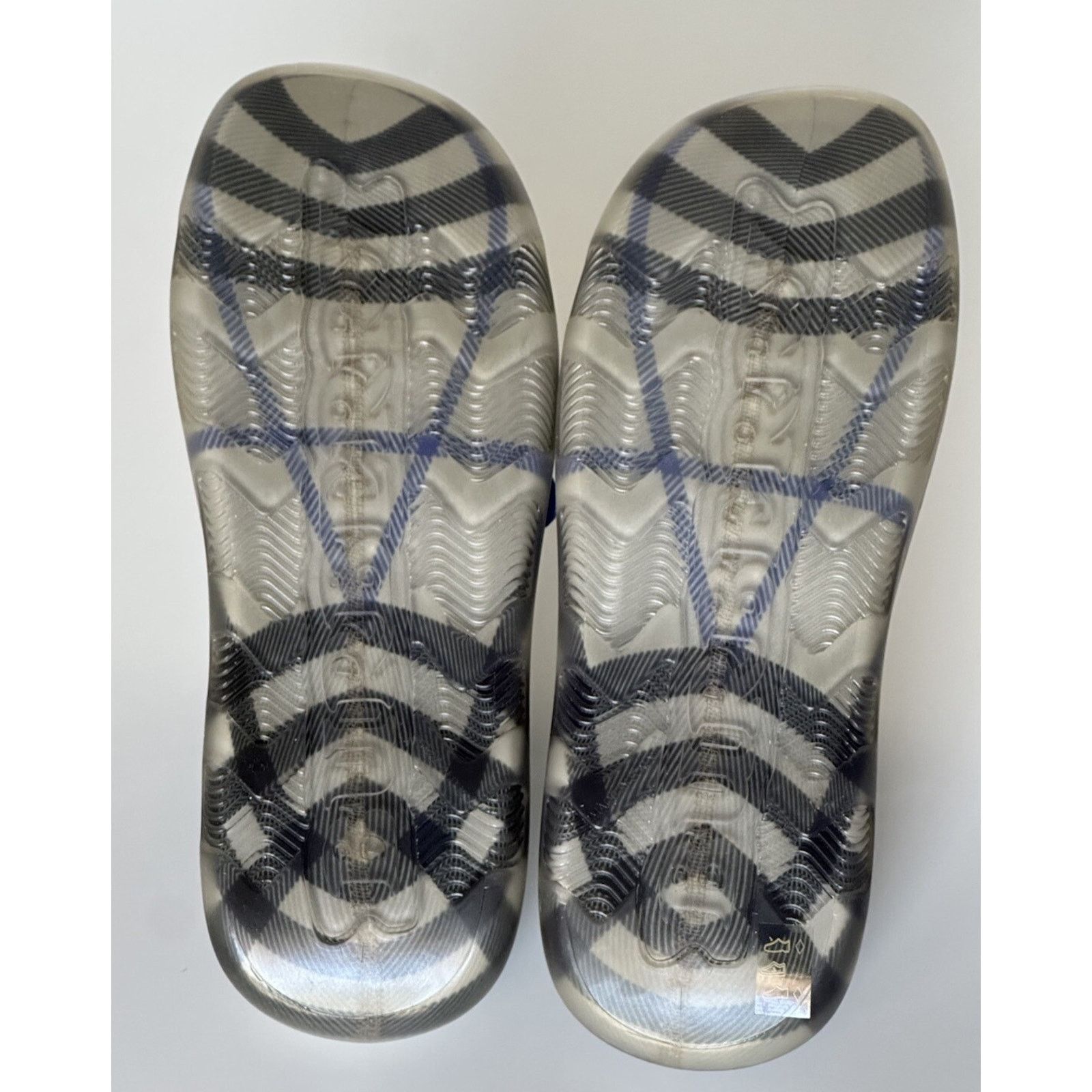 Burberry Burberry Mens Stingray Rubber Lichen Sandals 11 (44) 8088962 Size US 11 / EU 44 - 15 Thumbnail