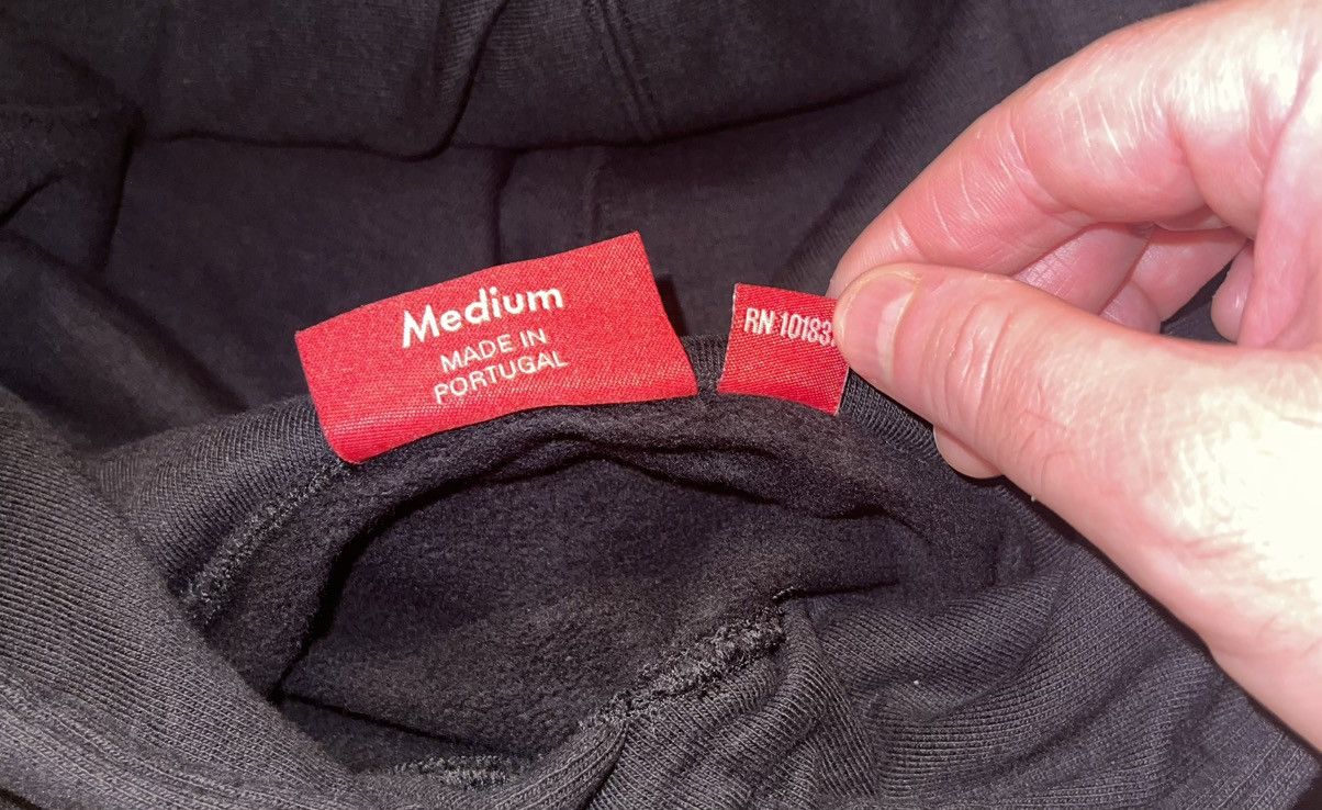 Supreme SUPREME LOVE OR HATE HOODIE BLACK SIZE MEDIUM DS Size US M / EU 48-50 / 2 - 4 Thumbnail