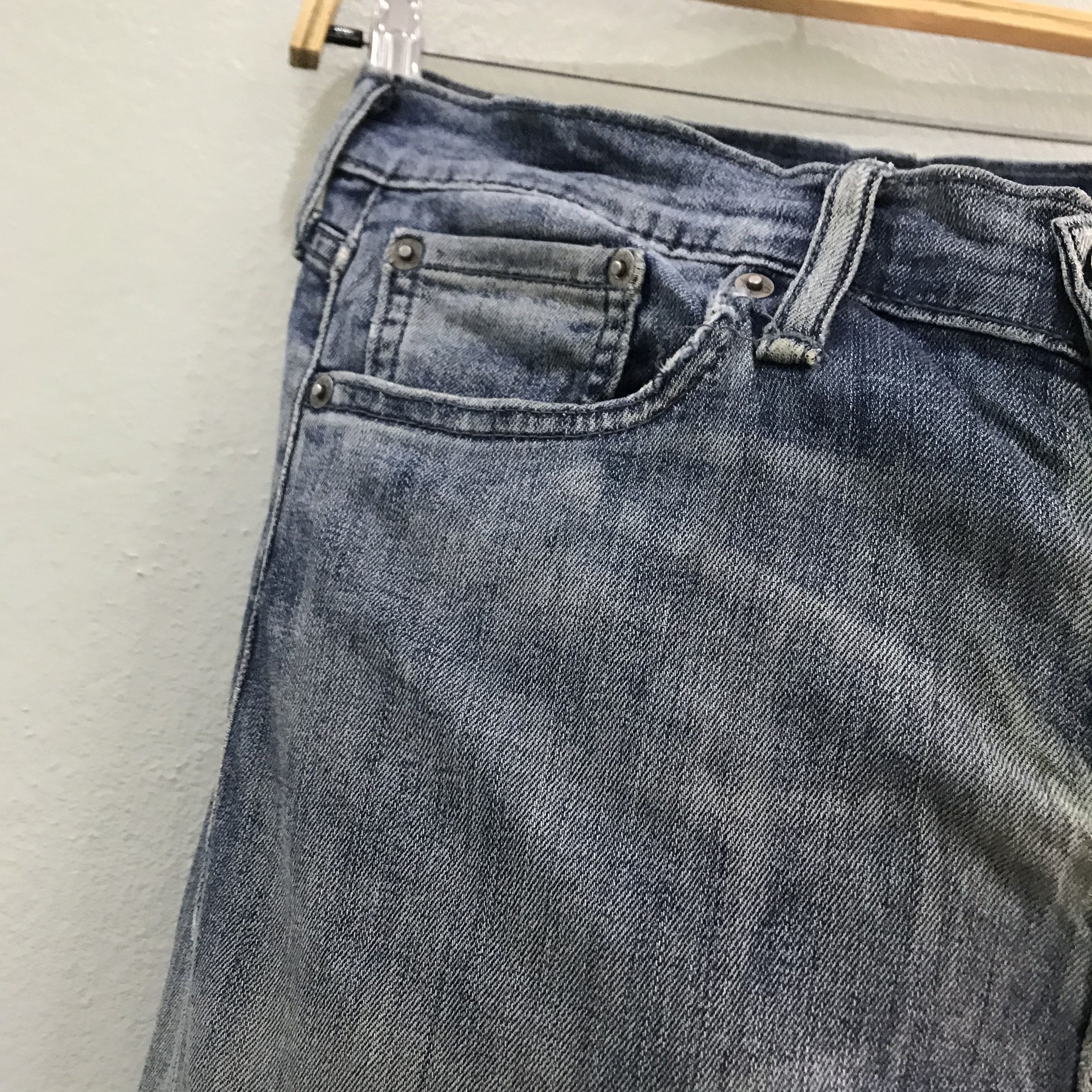 Levi's Vintage Levis 513 Light Blue Wash Distressed Western Style Size US 32 / EU 48 - 7 Thumbnail
