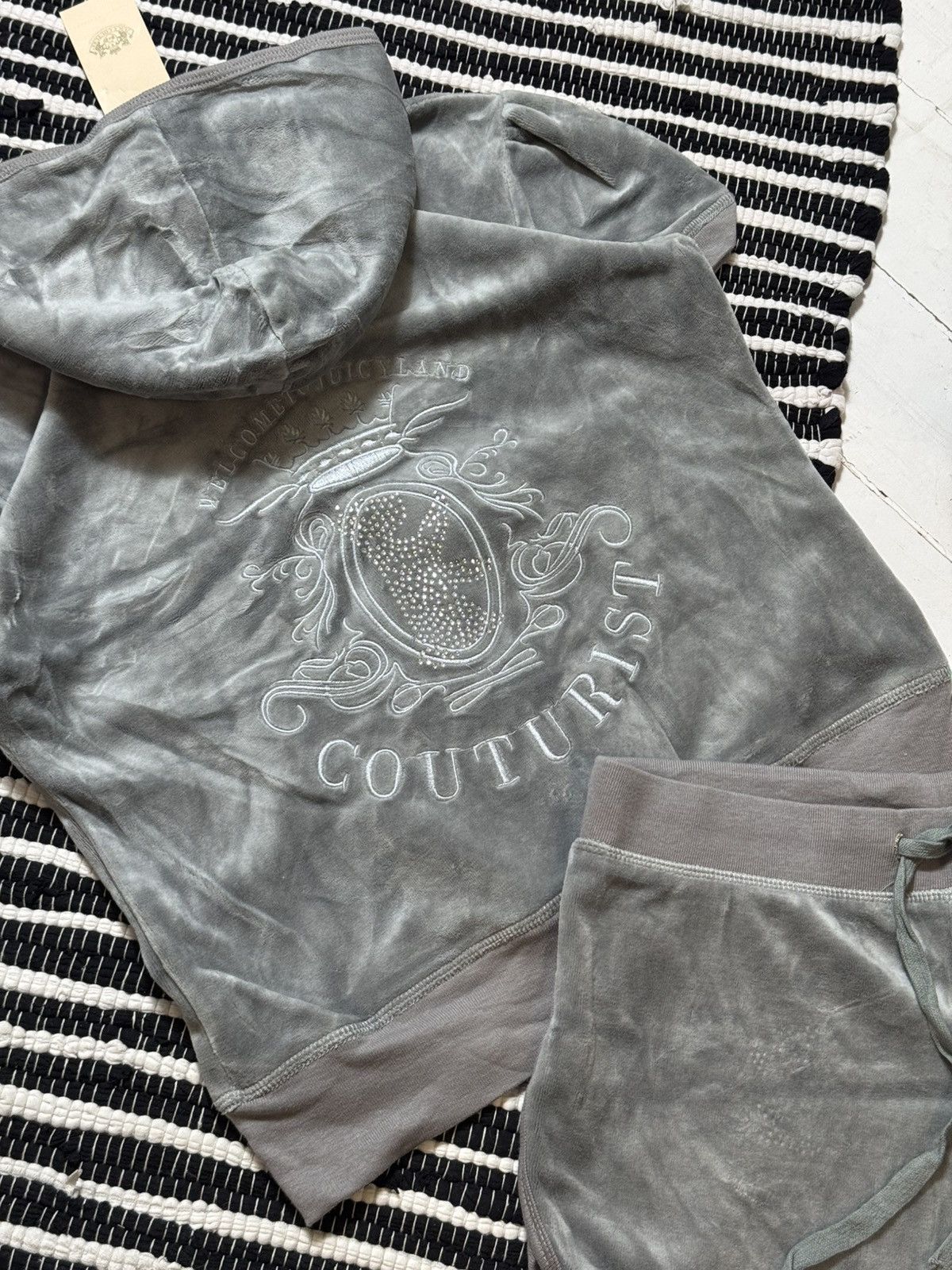 Juicy Couture VINTAGE JUICY COUTURE SUN BUNNY TERRY BASIOS TRACKSUIT Size L / US 10 / IT 46 - 3 Thumbnail