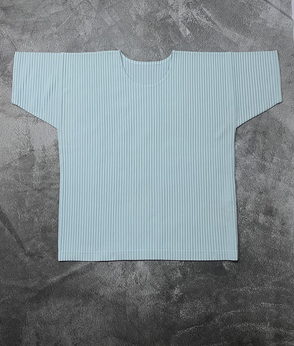 Homme Plisse Issey Miyake Homme Plissé Issey Miyake Short Sleeve Tee Light Blue Size US L / EU 52-54 / 3 - 2 Thumbnail