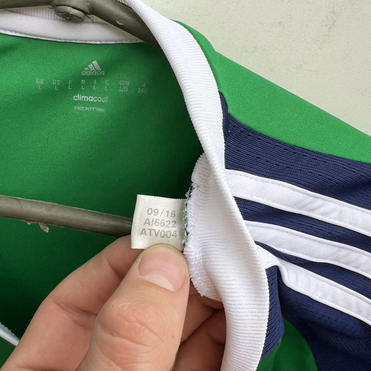 Adidas NORTHERN IRELAND 2016 2017 FOOTBALL SOCCER JERSEY ADIDAS Size US L / EU 52-54 / 3 - 7 Thumbnail