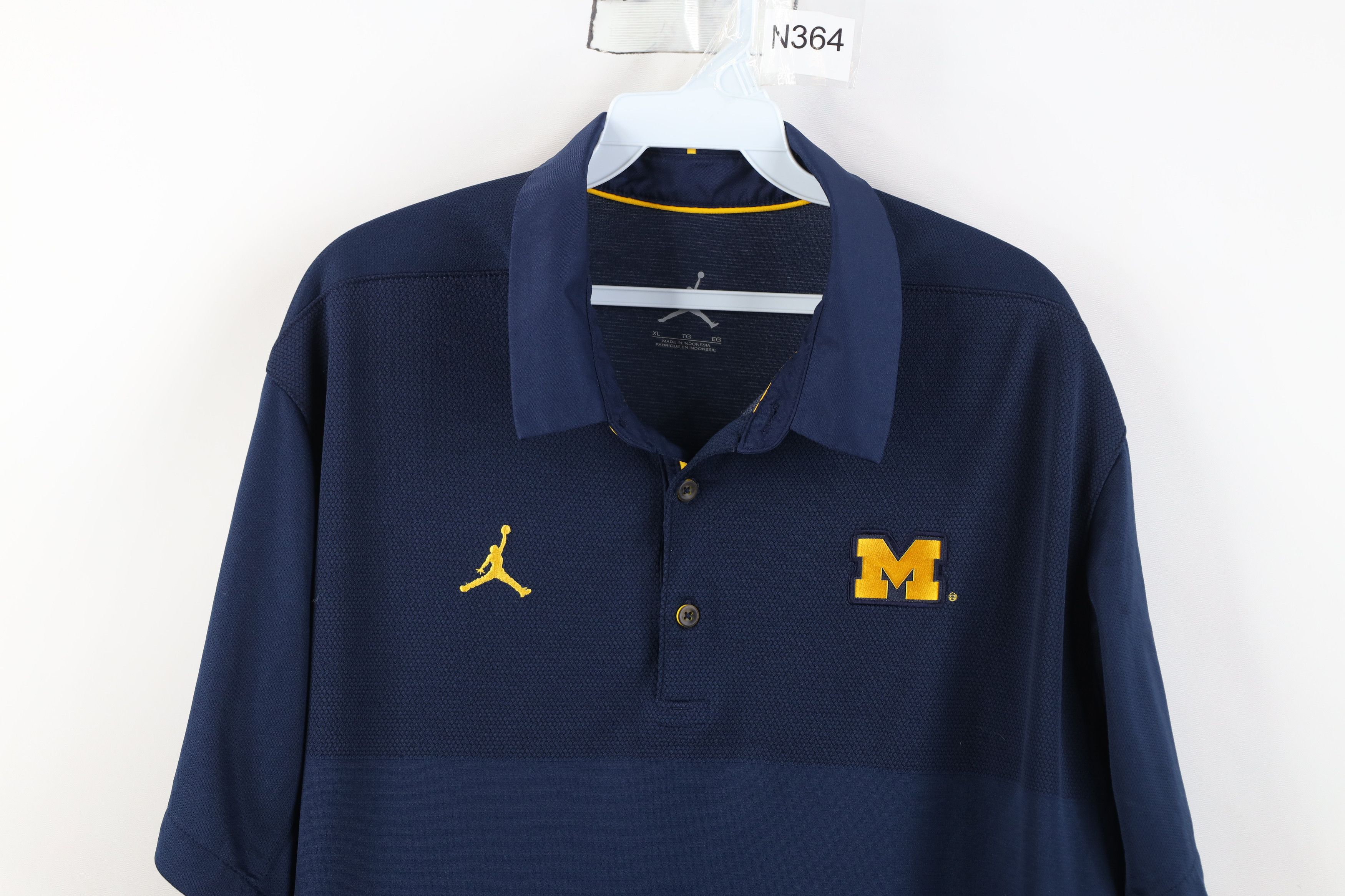 Nike Nike Air Jordan University of Michigan Football Polo Shirt Size US XL / EU 56 / 4 - 2 Thumbnail