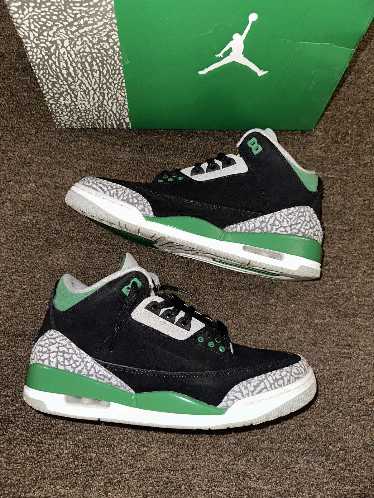 Jordan Brand Size 10.5 - Jordan 3 Retro Mid Pine Green Size US 10.5 / EU 43-44 - 2 Thumbnail