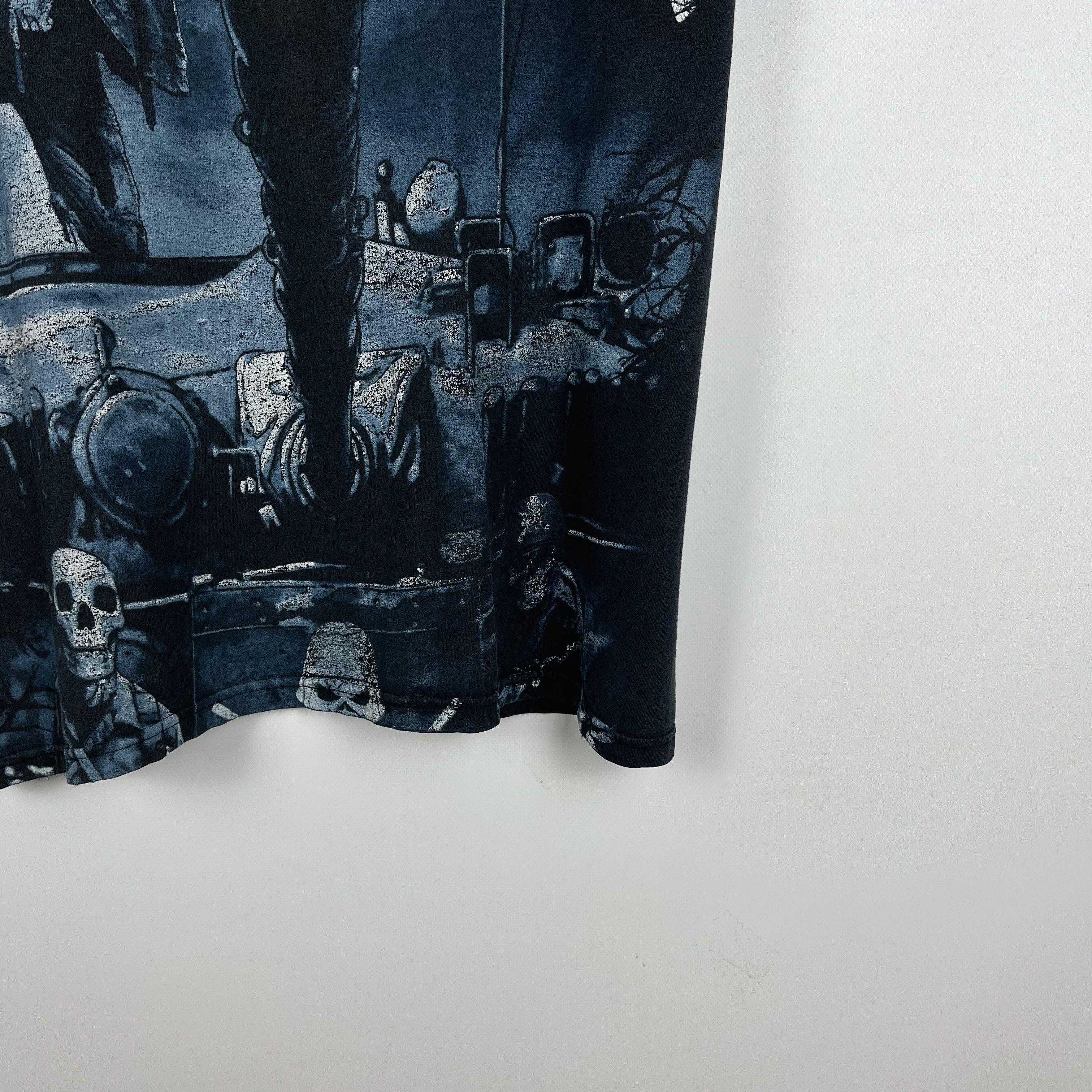 Band Tees Vintage Iron Maiden All Over Print Rare T Shirt 90’s Size US L / EU 52-54 / 3 - 3 Thumbnail