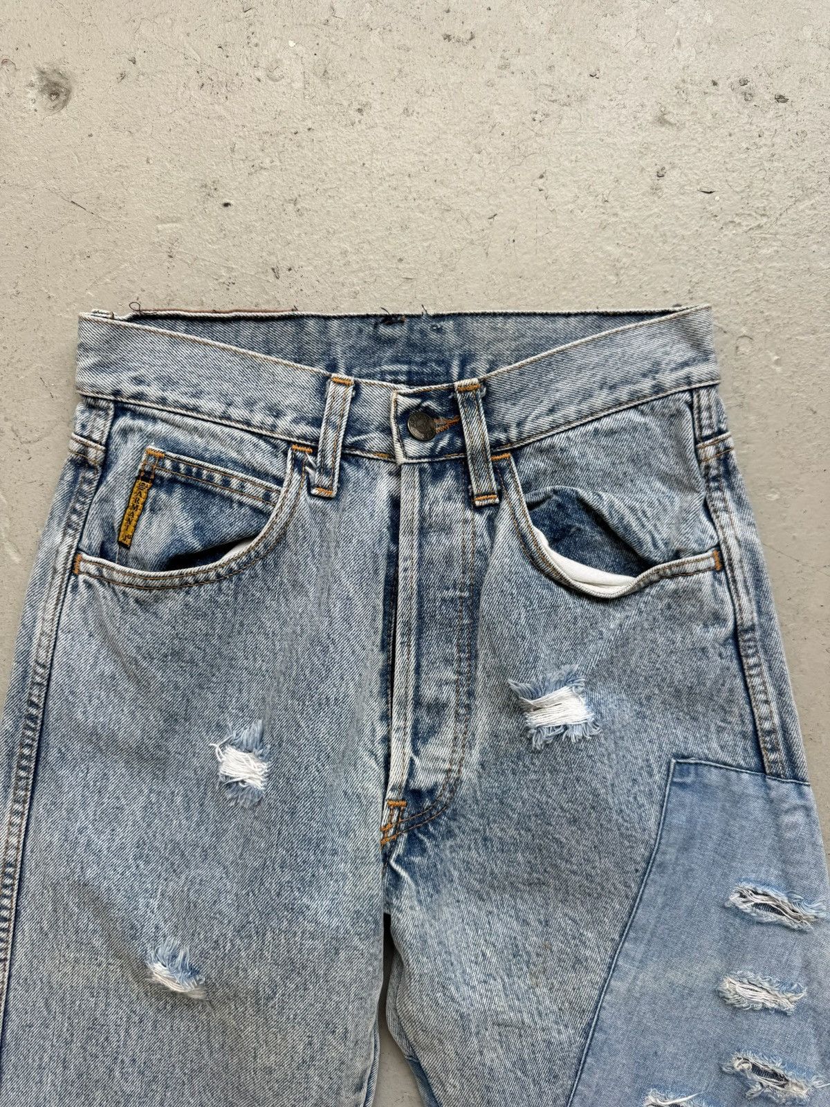 Giorgio Armani Armani Jeans 1990s Oriental Tiger Applique Washed Denim Size US 30 / EU 46 - 4 Thumbnail