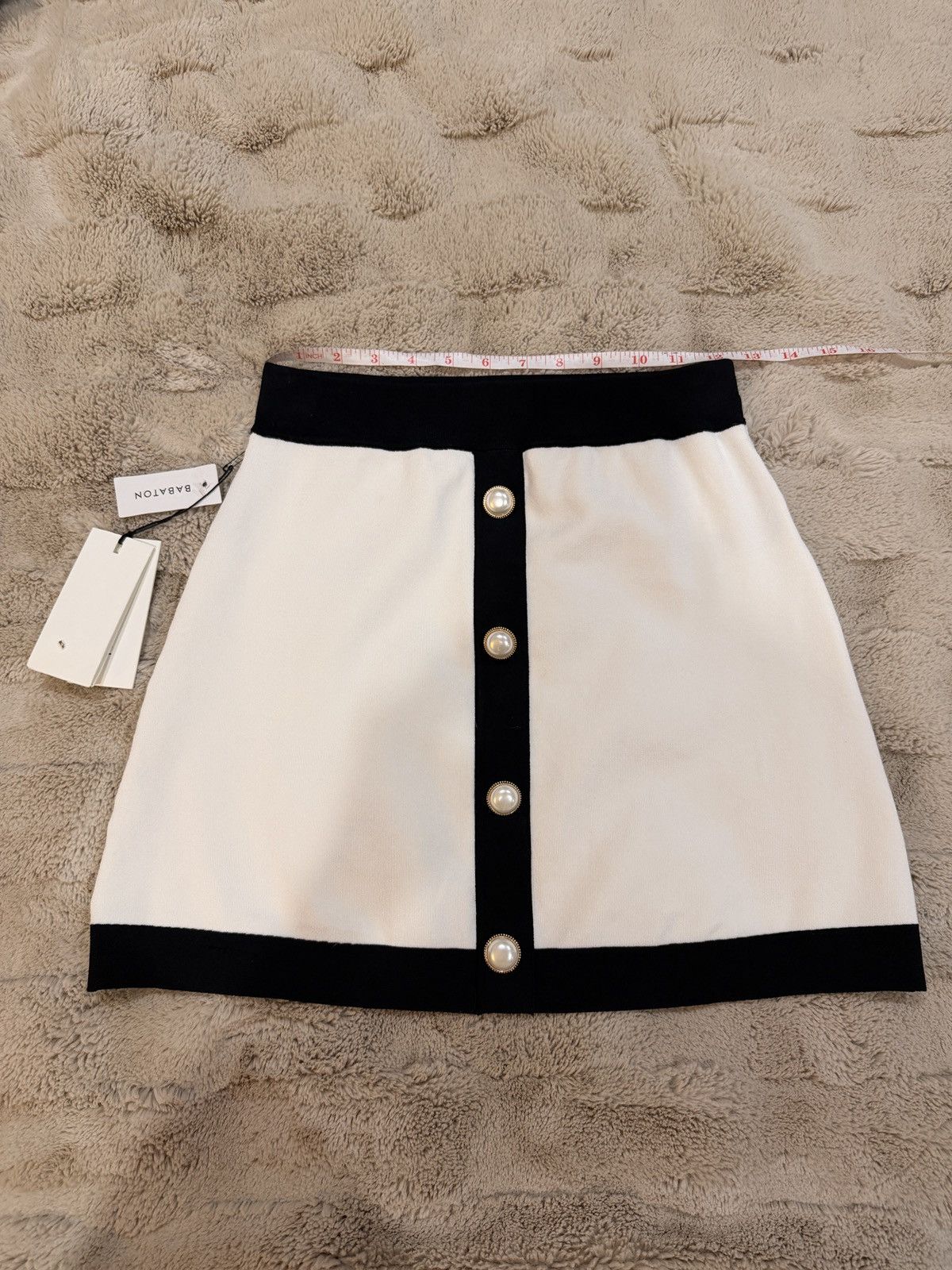 Aritzia Babaton Legecy Aritzia Cream Contrast Trim Skirt Elegant Size 28" / US 6 / IT 42 - 3 Thumbnail