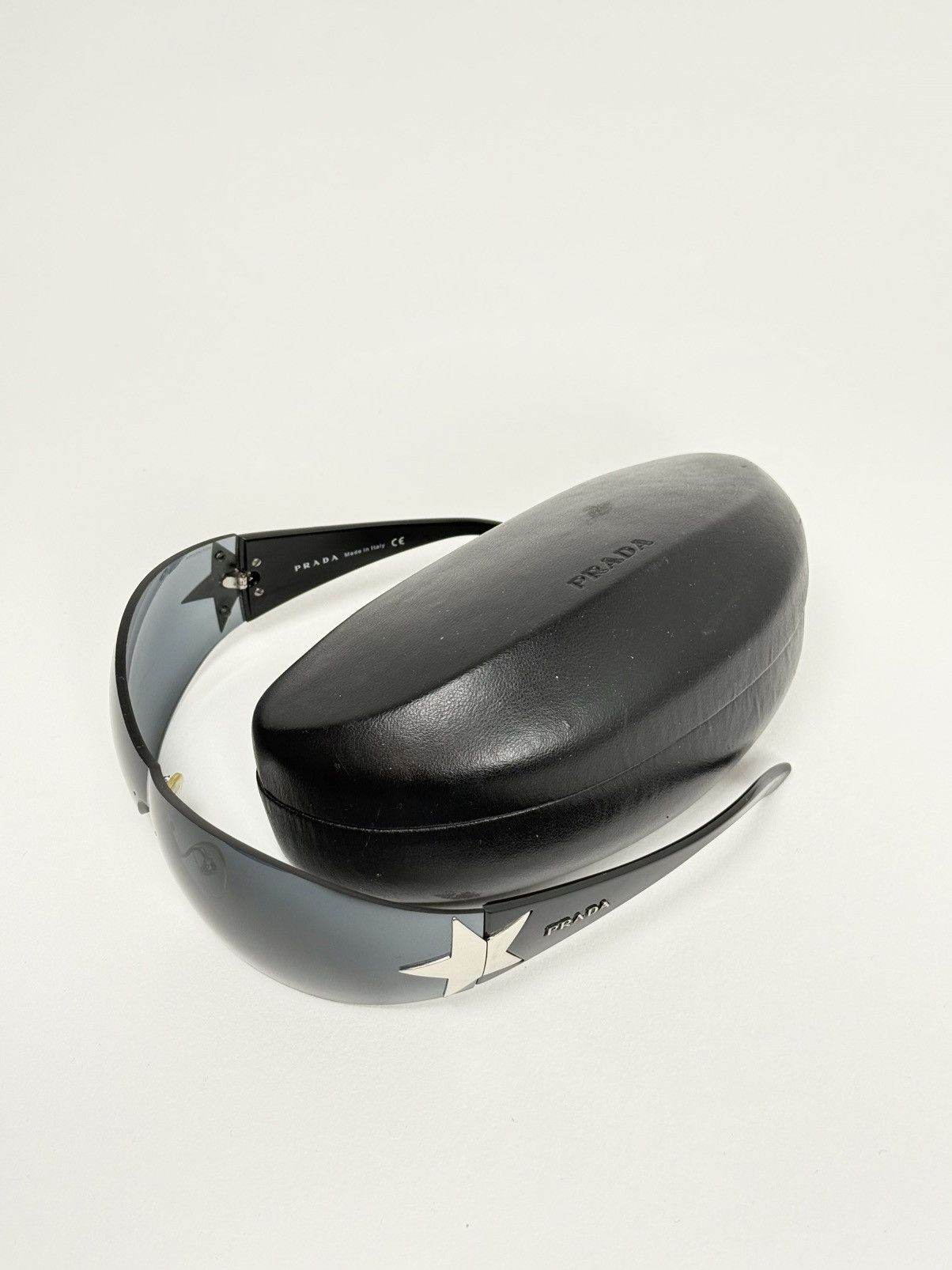 Prada Y2K ICONIC PRADA STAR BLACK SUNGLASSES Size ONE SIZE - 7 Thumbnail