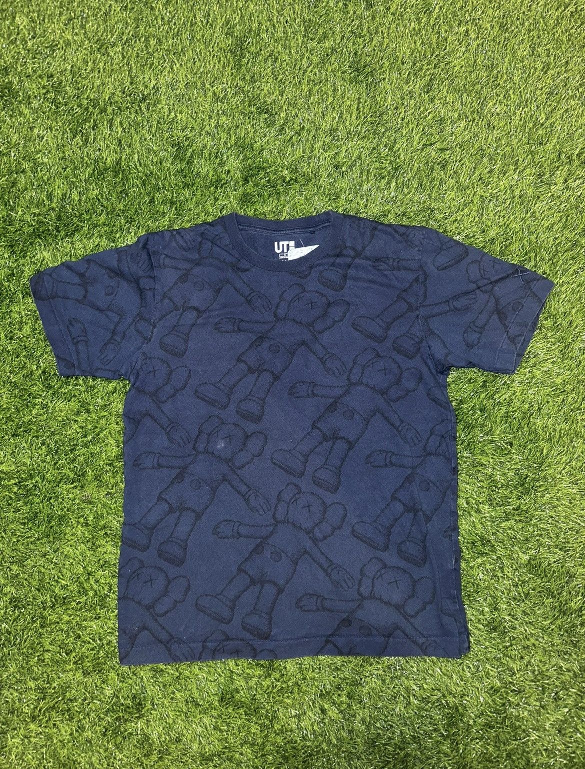 Kaws Kaws Uniqlo Tee Shirt Size Small Size US S / EU 44-46 / 1 - 1 Thumbnail