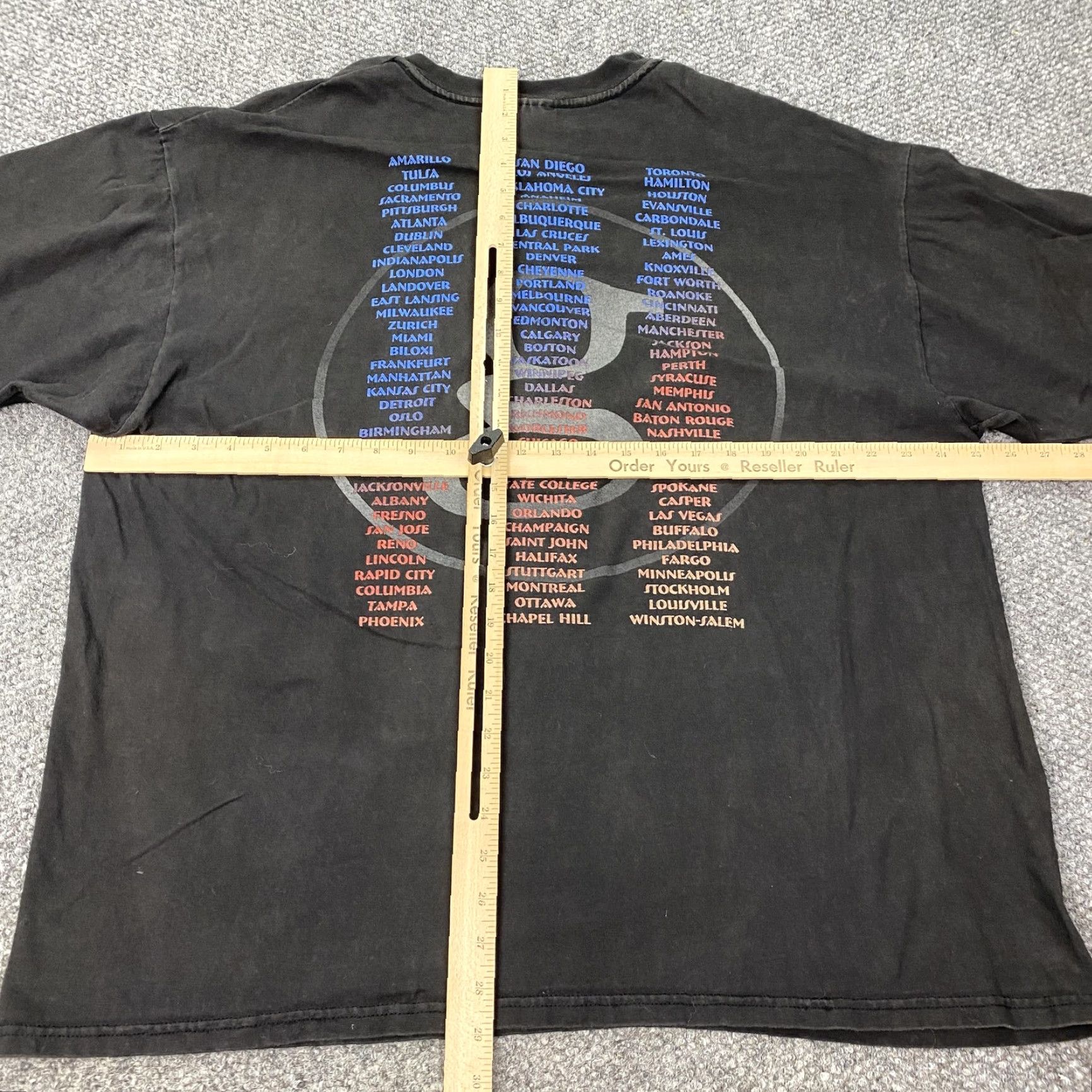 Hanes Vintage Garth Brooks Shirt Mens 2XL Black Tour Concert Double Sided Graphic 90s Size US XXL / EU 58 / 5 - 7 Thumbnail