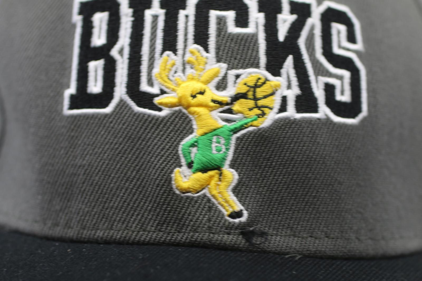 Point Zero Milwaukee Bucks Mitchell & Ness Snapback Hat Hardwood NBA Size ONE SIZE - 3 Thumbnail