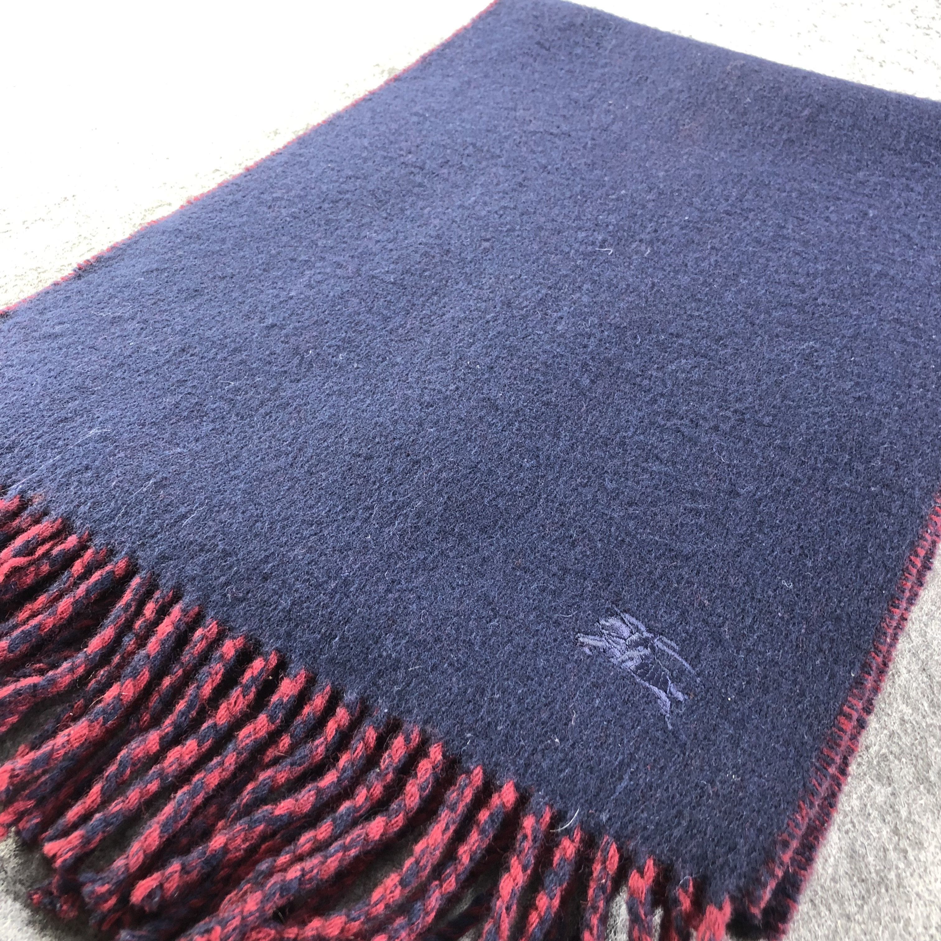 Burberry Burberrys Plain Reversible Wool Scarf Muffler V1622 Size ONE SIZE - 2 Thumbnail