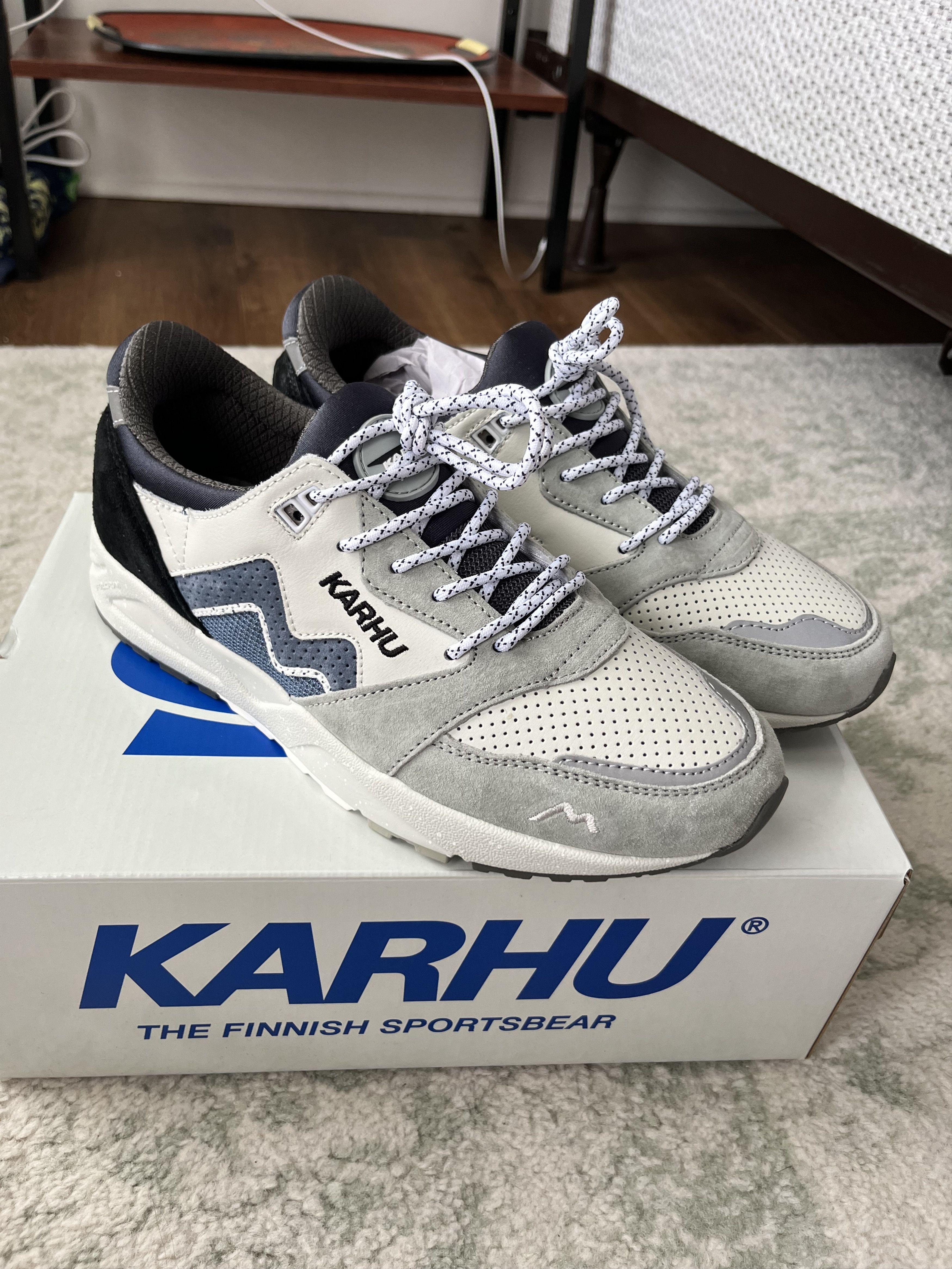 image of Karhu Aria 95 Shoes in Pigeon/China Blue, Men's