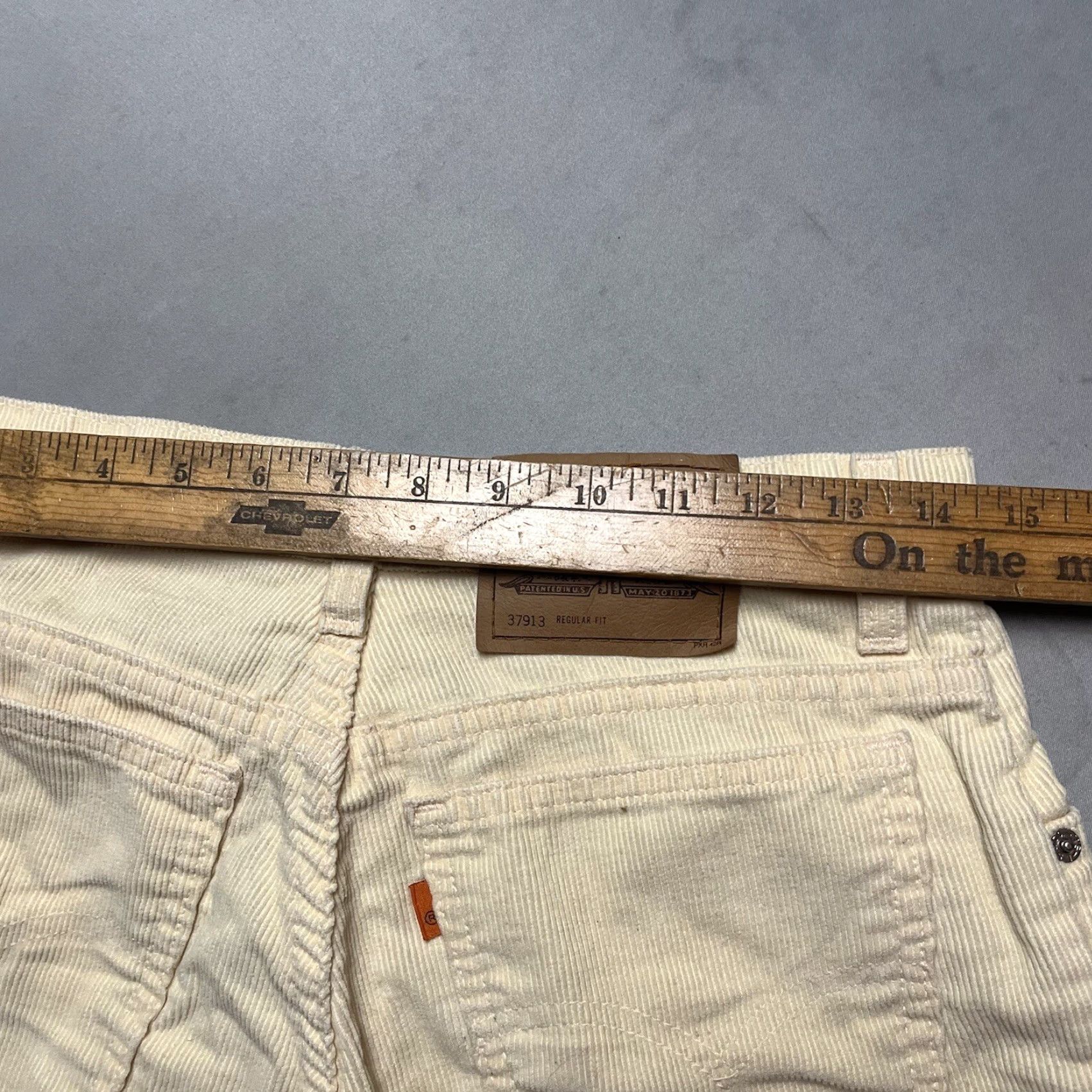 VINTAGE Levi's 913 Corduroy Shorts Regular Fit Women 29 Beige 70s Orange Tab Chino