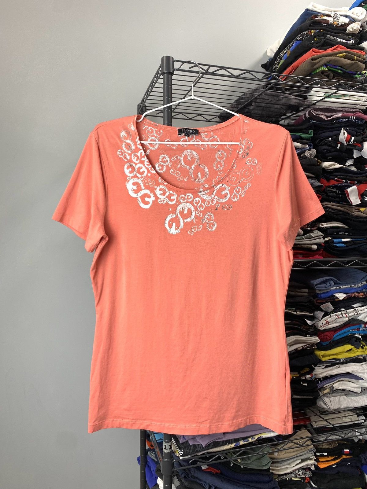 Escada Luxury Escada Silver Print T Shirt Hype Size L / US 10 / IT 46 - 1 Thumbnail