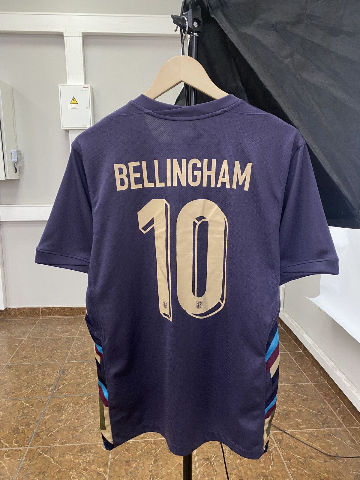 Nike 🏴󠁧󠁢󠁥󠁮󠁧󠁿 2024/25 England Nike Bellingham 10 Soccer Jersey Rare Y2K Size US M / EU 48-50 / 2 - 1 Thumbnail