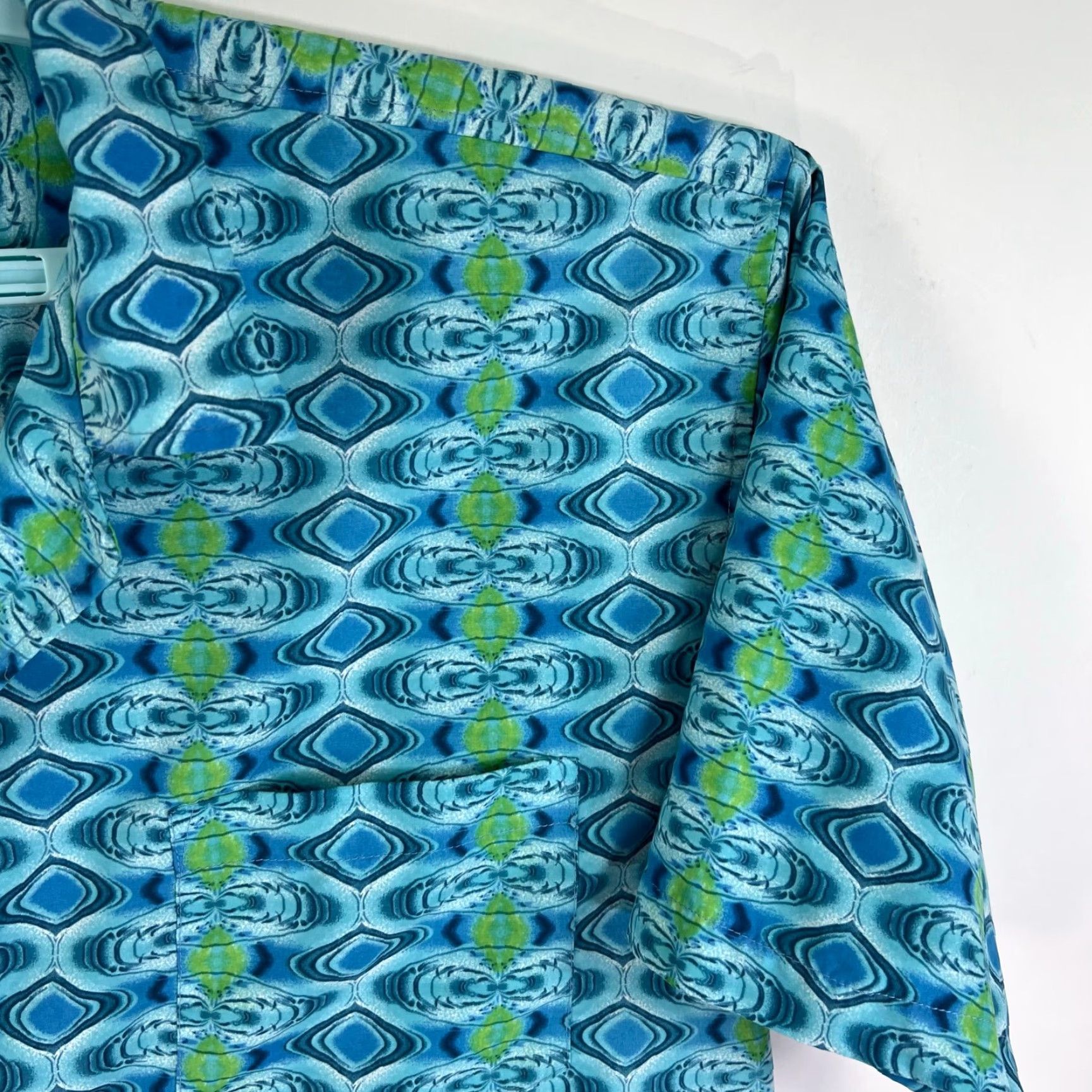 Vintage Montage Button Shirt Mens Size M Blue Geometric Pattern Micro Fiber Size US M / EU 48-50 / 2 - 3 Thumbnail