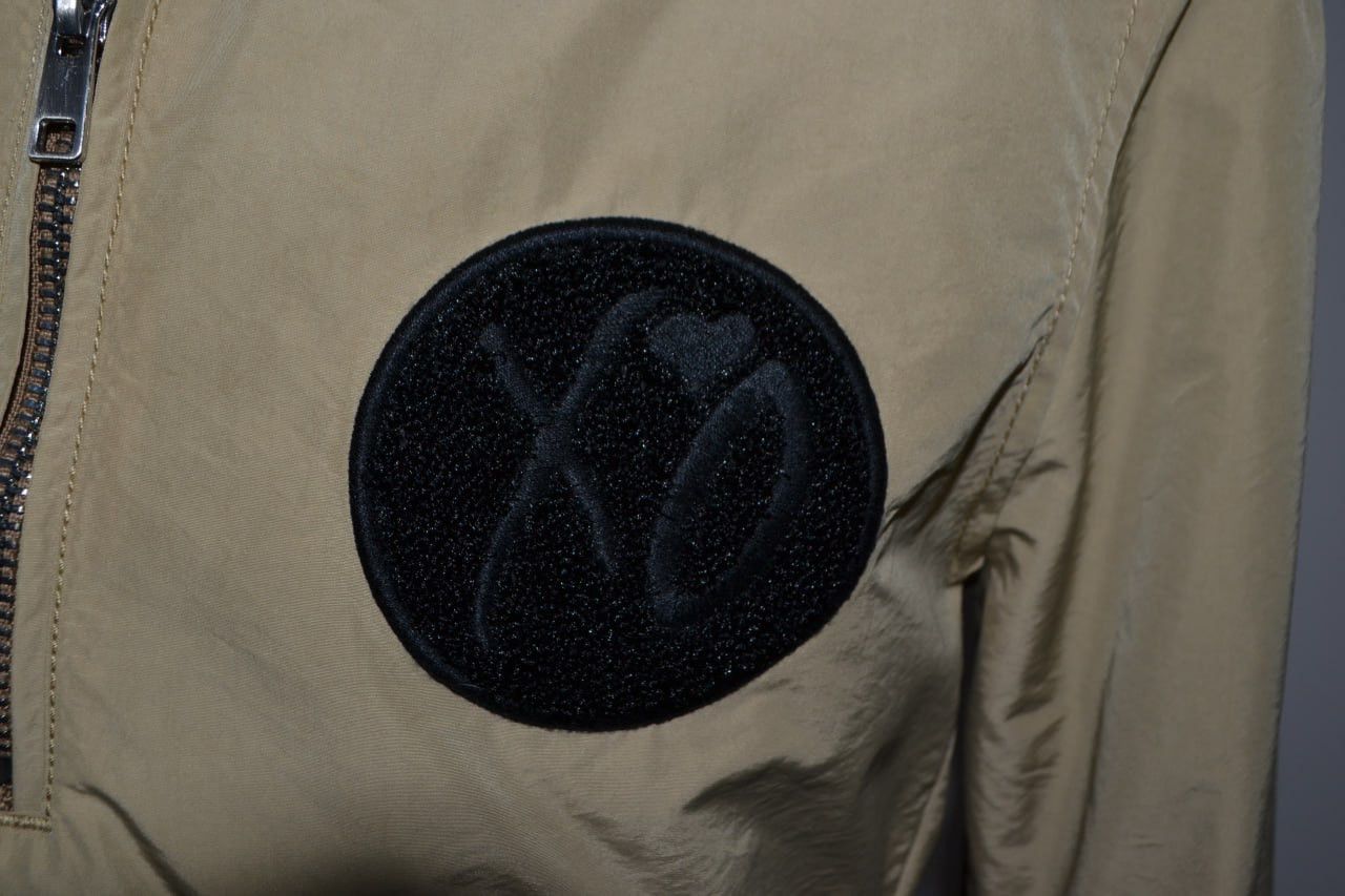 XO H&M The Weeknd XO Nylon Bomber Jacket Beige Size M Size US M / EU 48-50 / 2 - 8 Thumbnail
