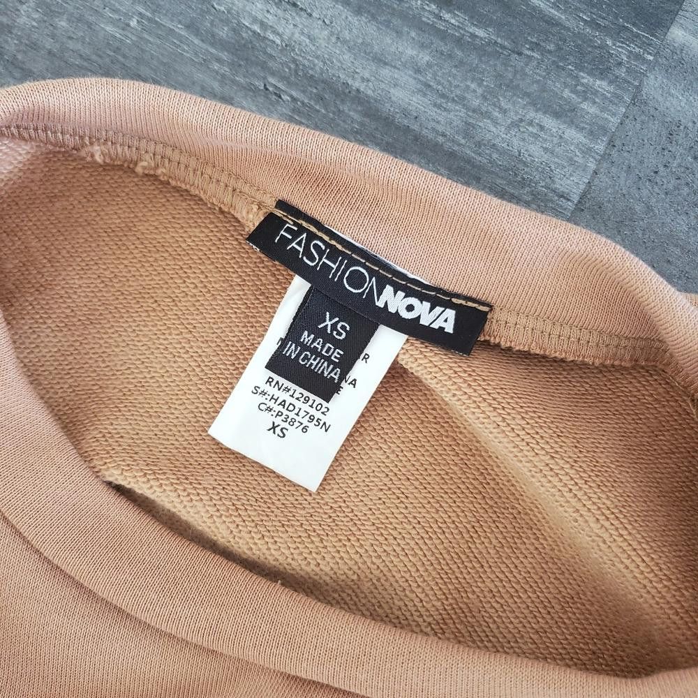 Fashion Nova Nude Cropped FN Oversized Sweater Long Sleeve Size XS / US 0-2 / IT 36-38 - 3 Thumbnail