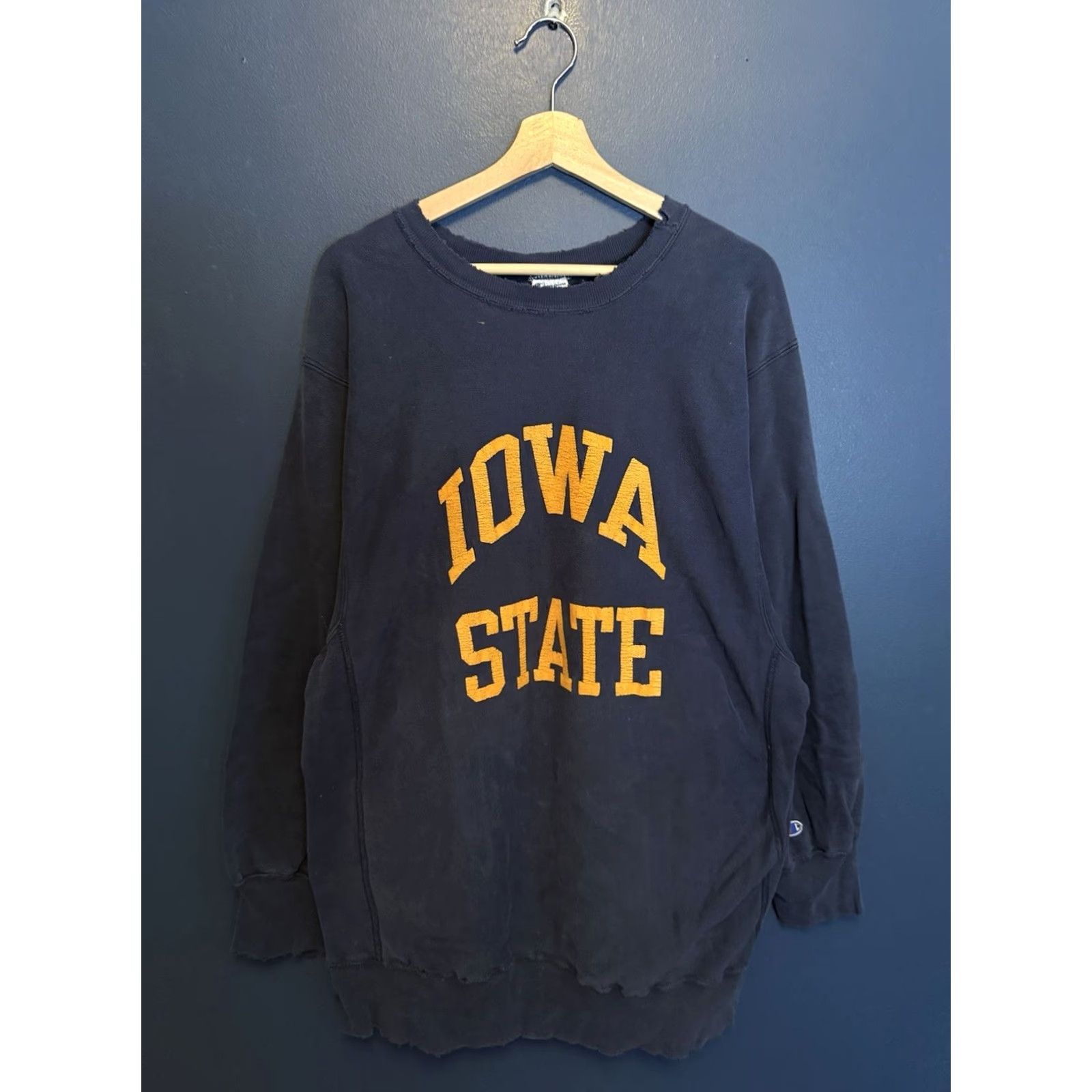 Champion VINTAGE Champion Reverse Weave Iowa State University Blue Sweatshirt 2XL Men Pullover Reversible University 80s Blue Mens Size US XXL / EU 58 / 5 - 3 Thumbnail