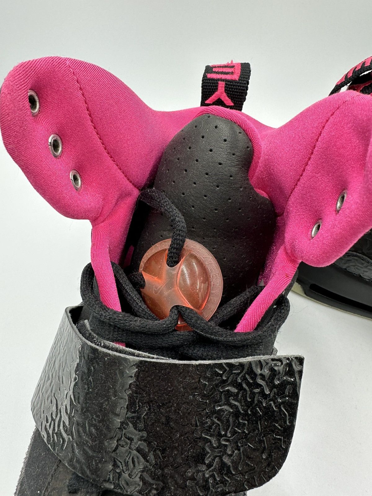 Kanye West × Nike Nike Air Yeezy 1 Blink Size US 12 / EU 45 - 9 Thumbnail