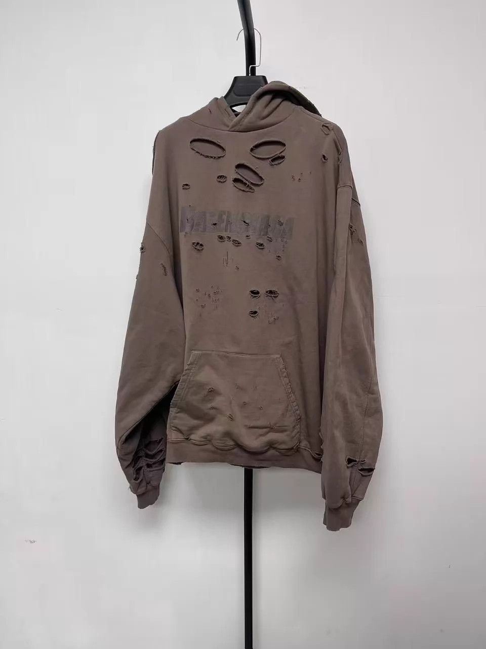 Balenciaga Balenciaga logo print distressed sweatshirt Size US XXS / EU 40 - 1 Thumbnail