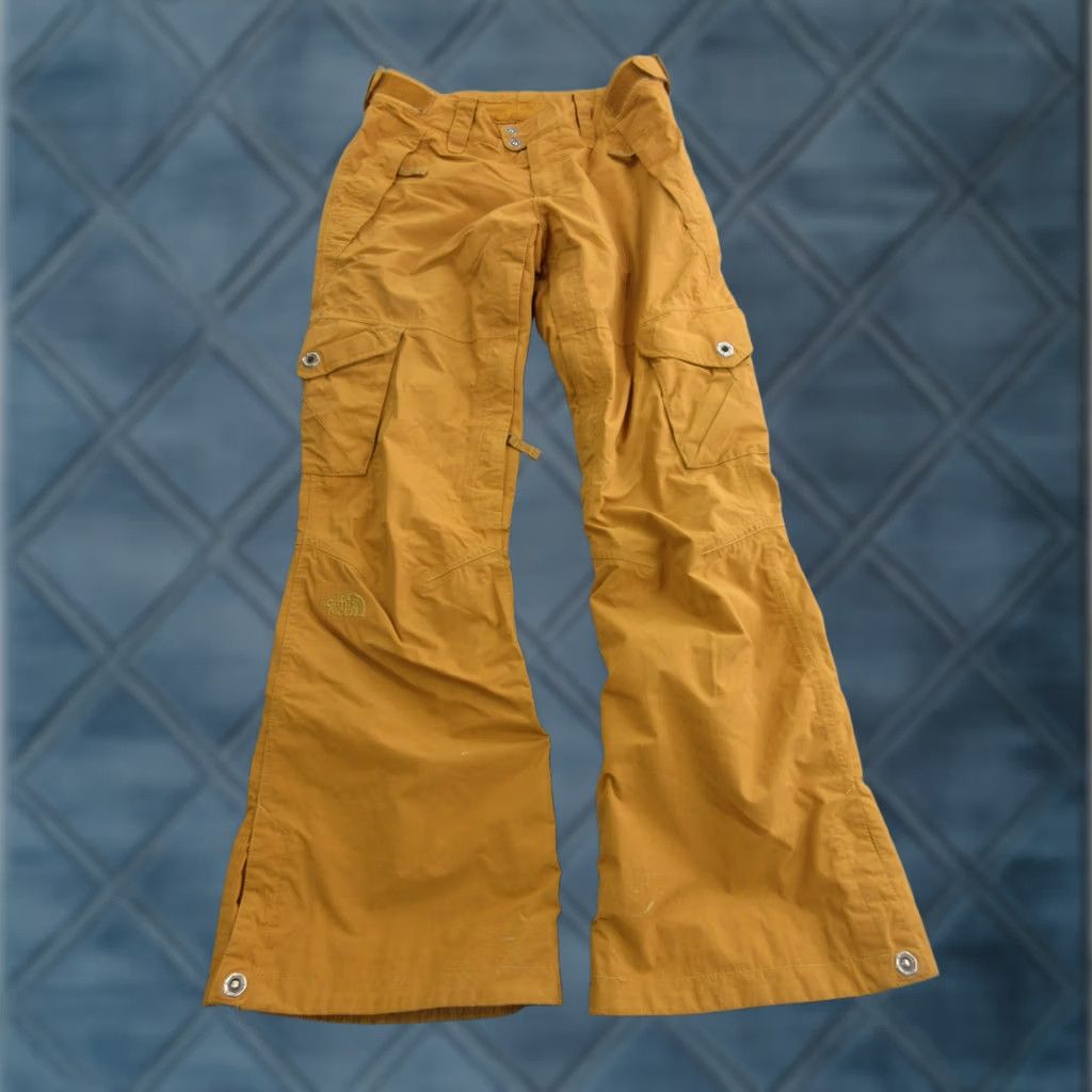 The North Face The North Face Snow Pants Womens Small Yellow Insulated Ski Cargo Flare Leg Size 28" / US 6 / IT 42 - 1 Thumbnail