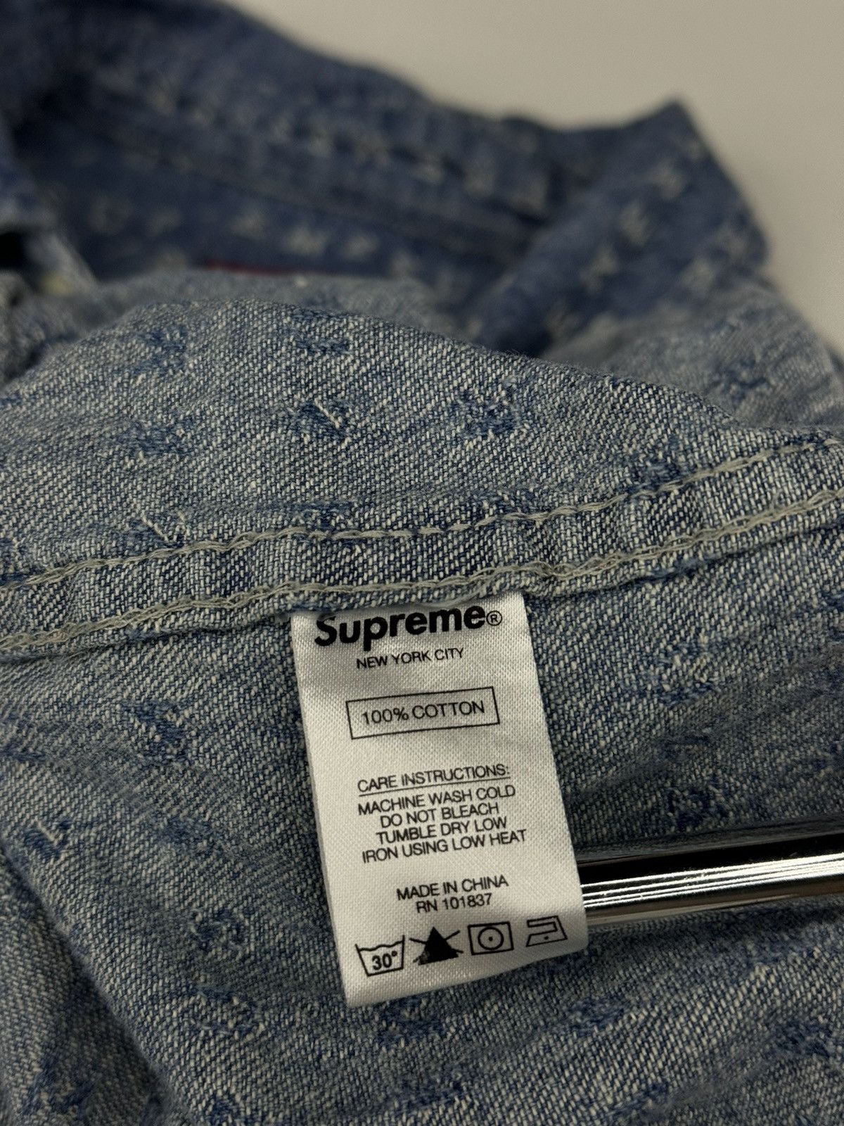 Supreme Supreme Jacquard Logo Denim Button Shirt Size US M / EU 48-50 / 2 - 5 Thumbnail