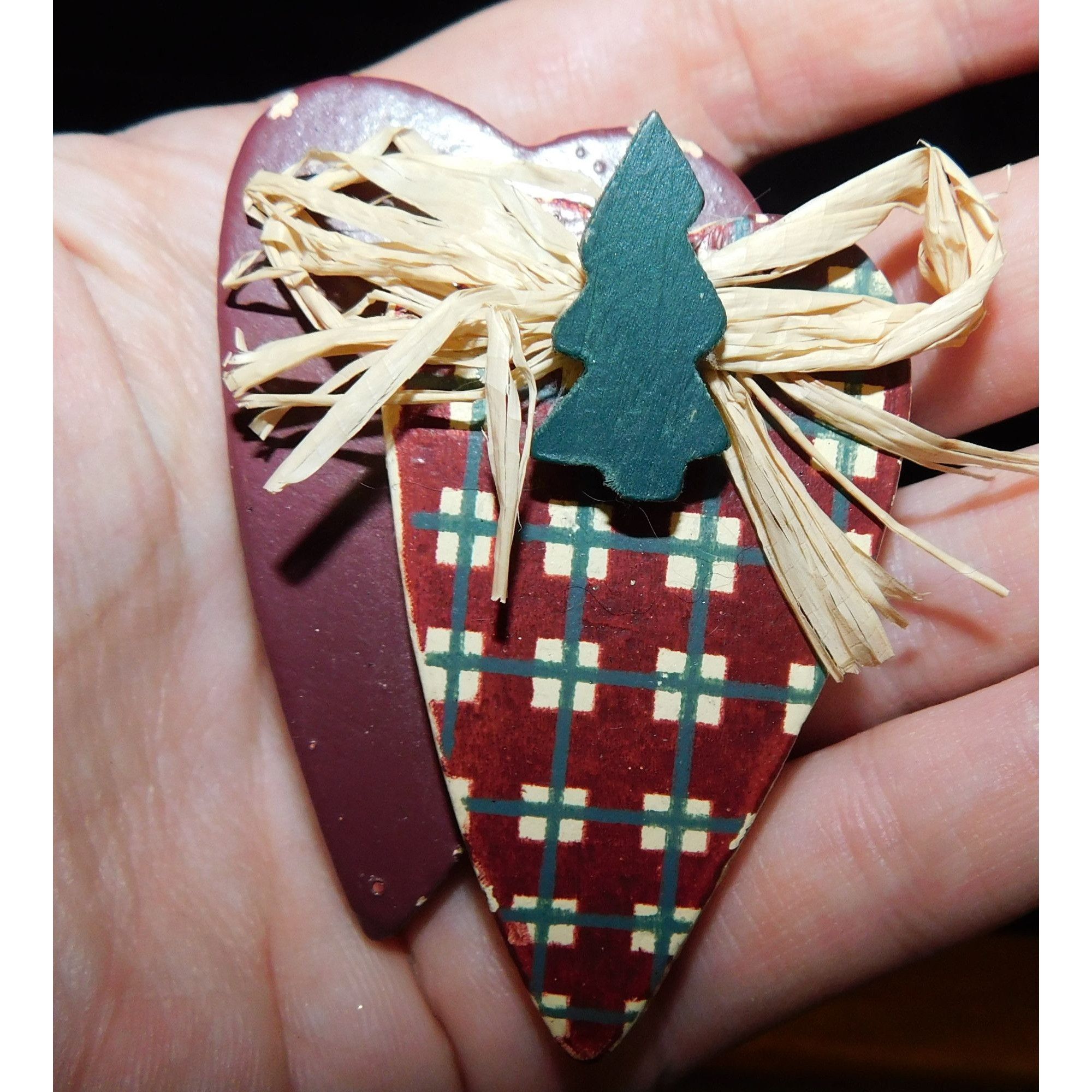 Handmade Rustic Cottagecore Wood Heart Christmas Brooch Size ONE SIZE - 4 Thumbnail