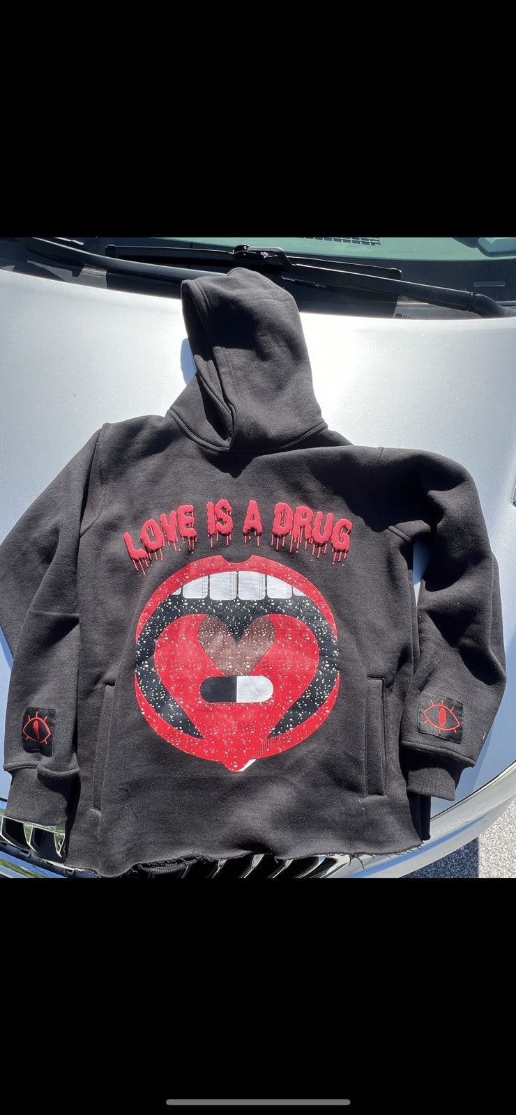 Other LOVE IS A DRUG CROPPED HOODIE Size US S / EU 44-46 / 1 - 1 Thumbnail