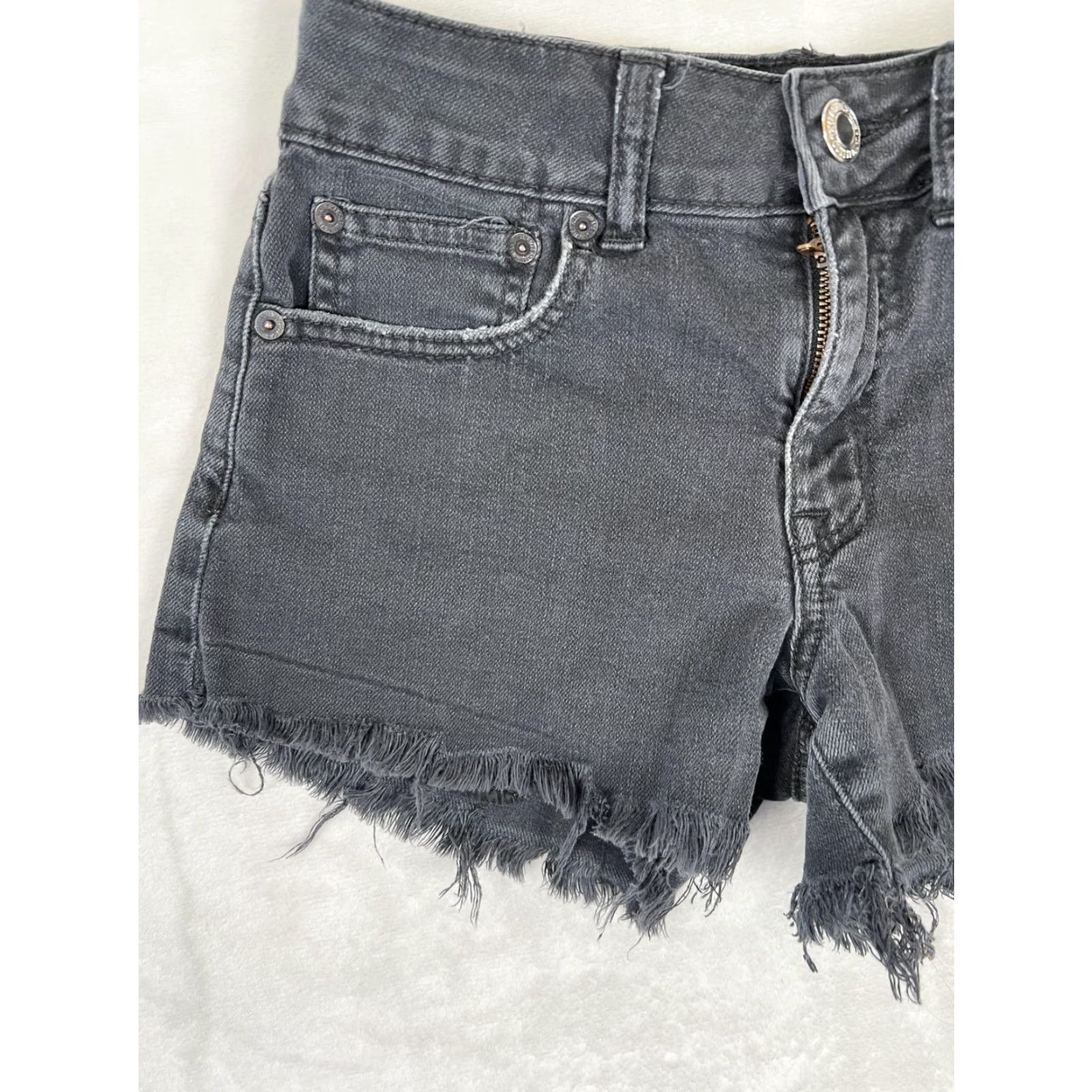 American Eagle Outfitters VINTAGE American Eagle Shorts Womens 0 Black Hi-Rise Festival Denim Cutoff Fringe Size 25" / US 0 / IT 36 - 2 Thumbnail