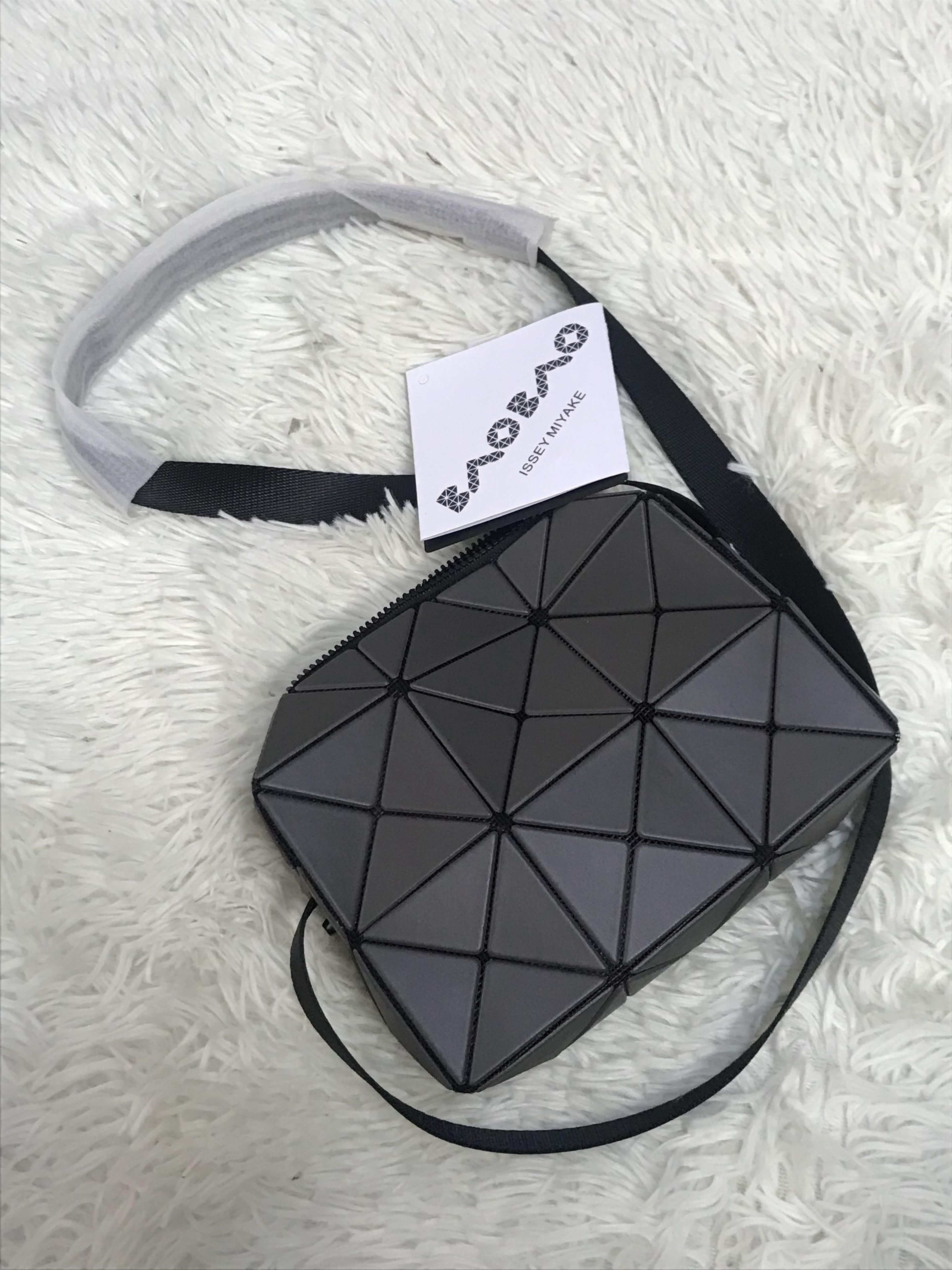 Bao Bao Issey Miyake Gray Cuboid Crossbody Bag in Grey, Women's