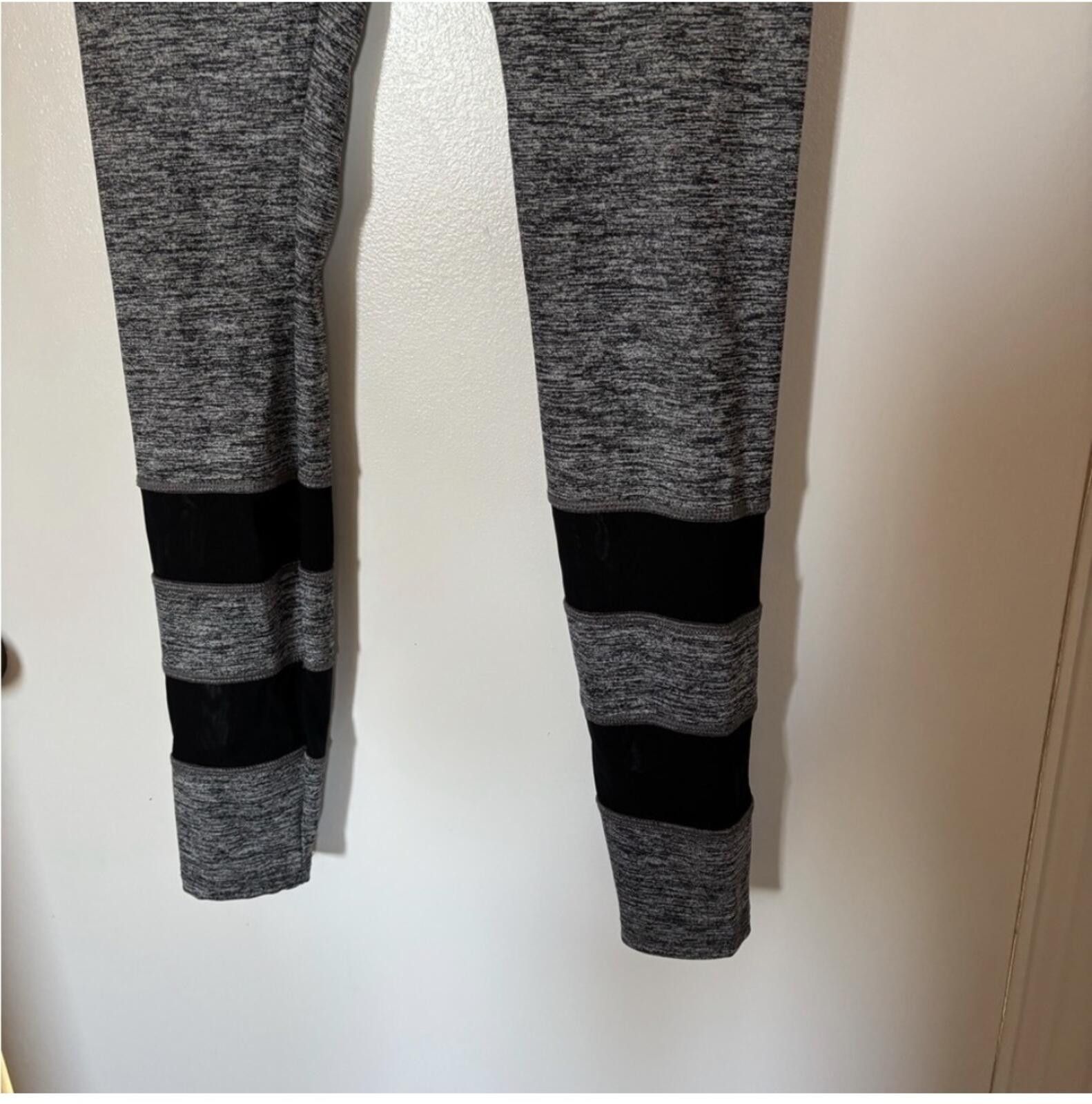 Forever 21 Forever 21 active leggings Size 32" / US 10 / IT 46 - 2 Thumbnail