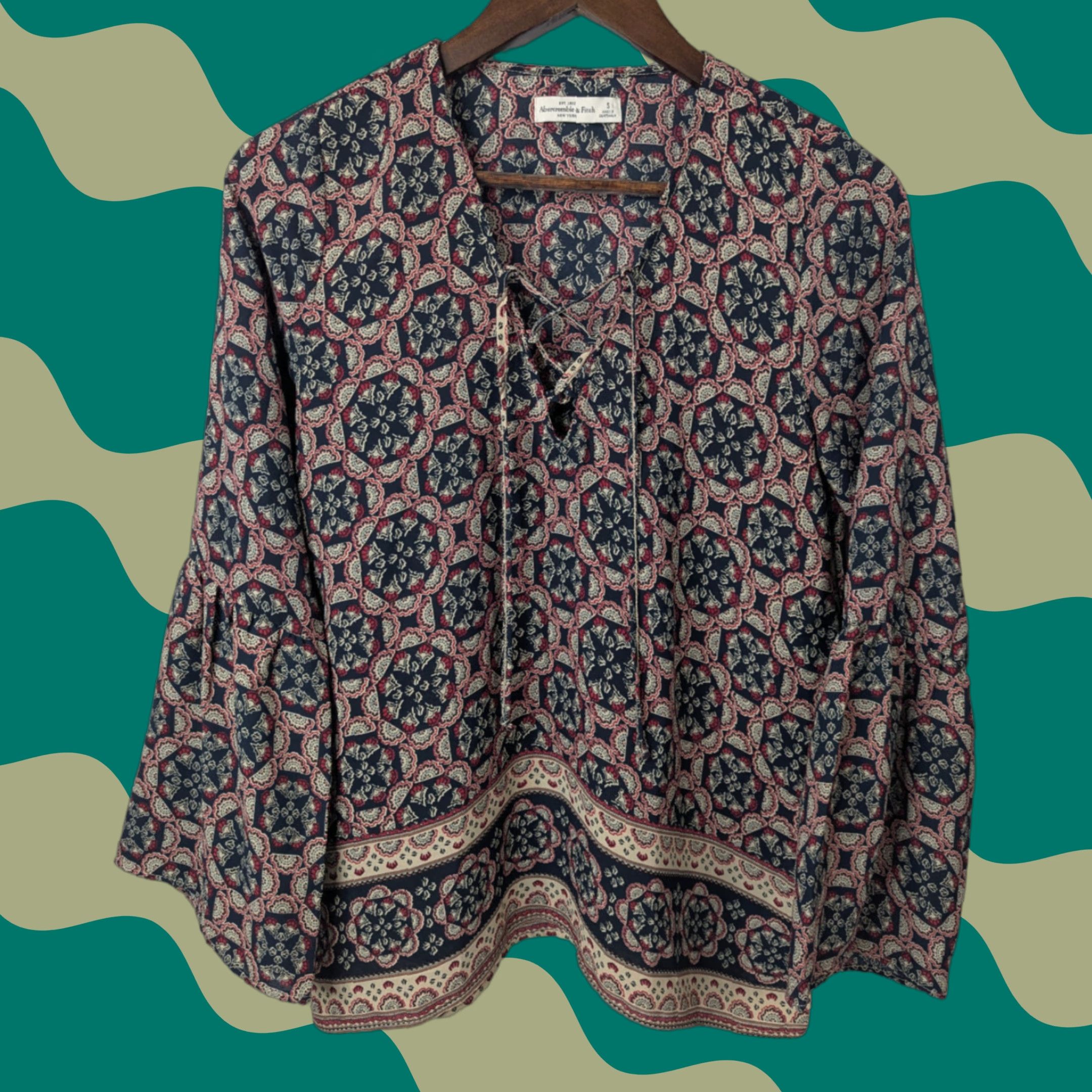 Abercrombie & Fitch Abercrombie & Fitch Blouse Womens Size S Peasant Bell Sleeve Multicolor Long Sleeve Pullover Size S / US 4 / IT 40 - 1 Thumbnail
