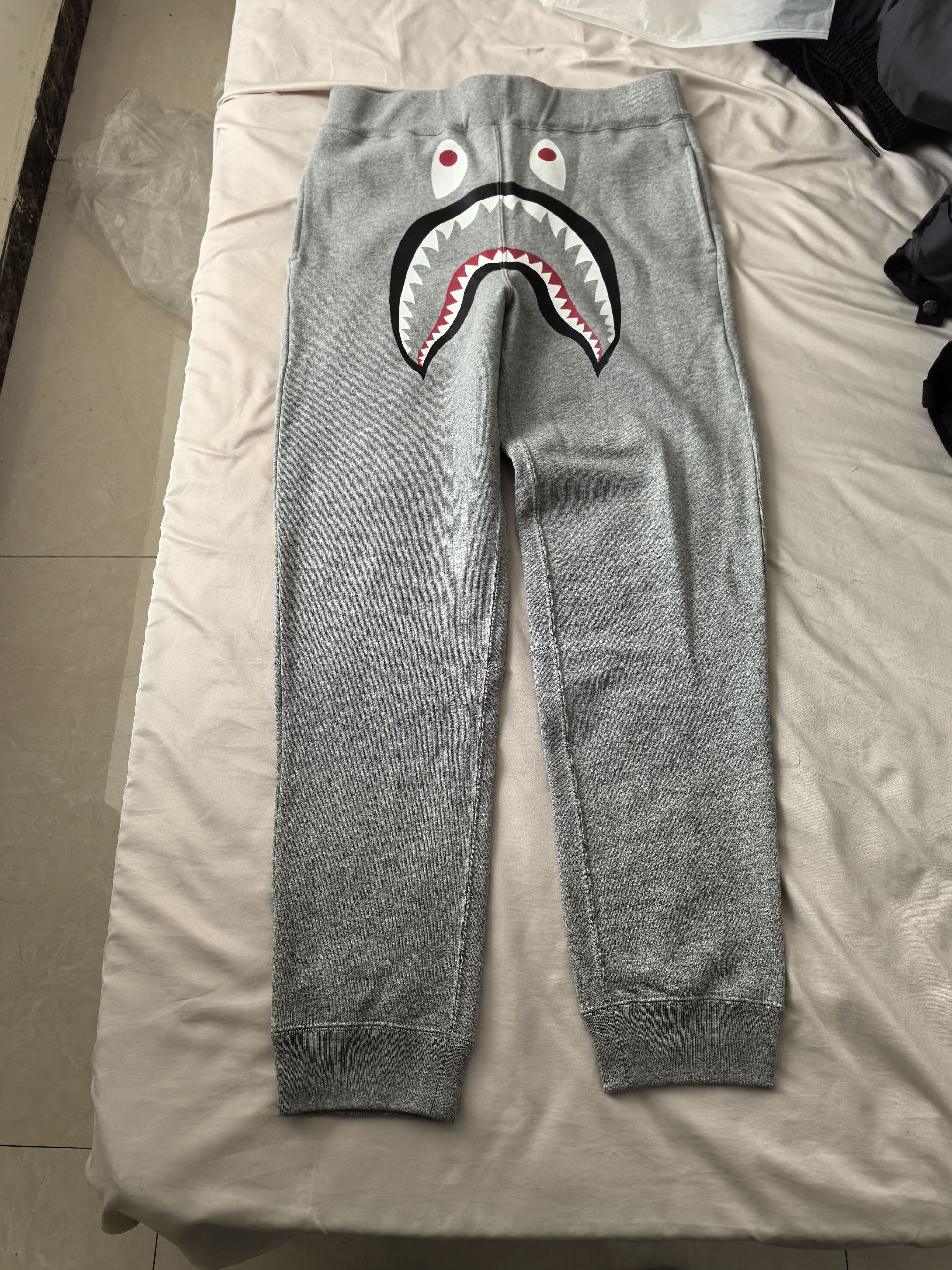 Bape A Bathing Ape Shark Sweatpants Size M Size US 32 / EU 48 - 1 Thumbnail