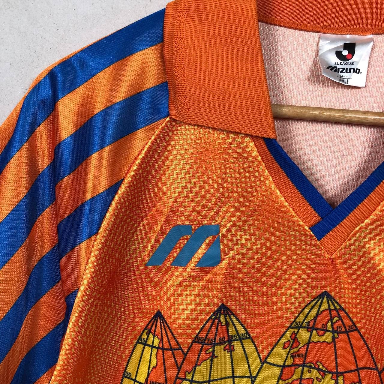 Mizuno Mizuno Shimizu S-Pulse 1993-94 Home Football J-League Jersey Size US L / EU 52-54 / 3 - 4 Thumbnail